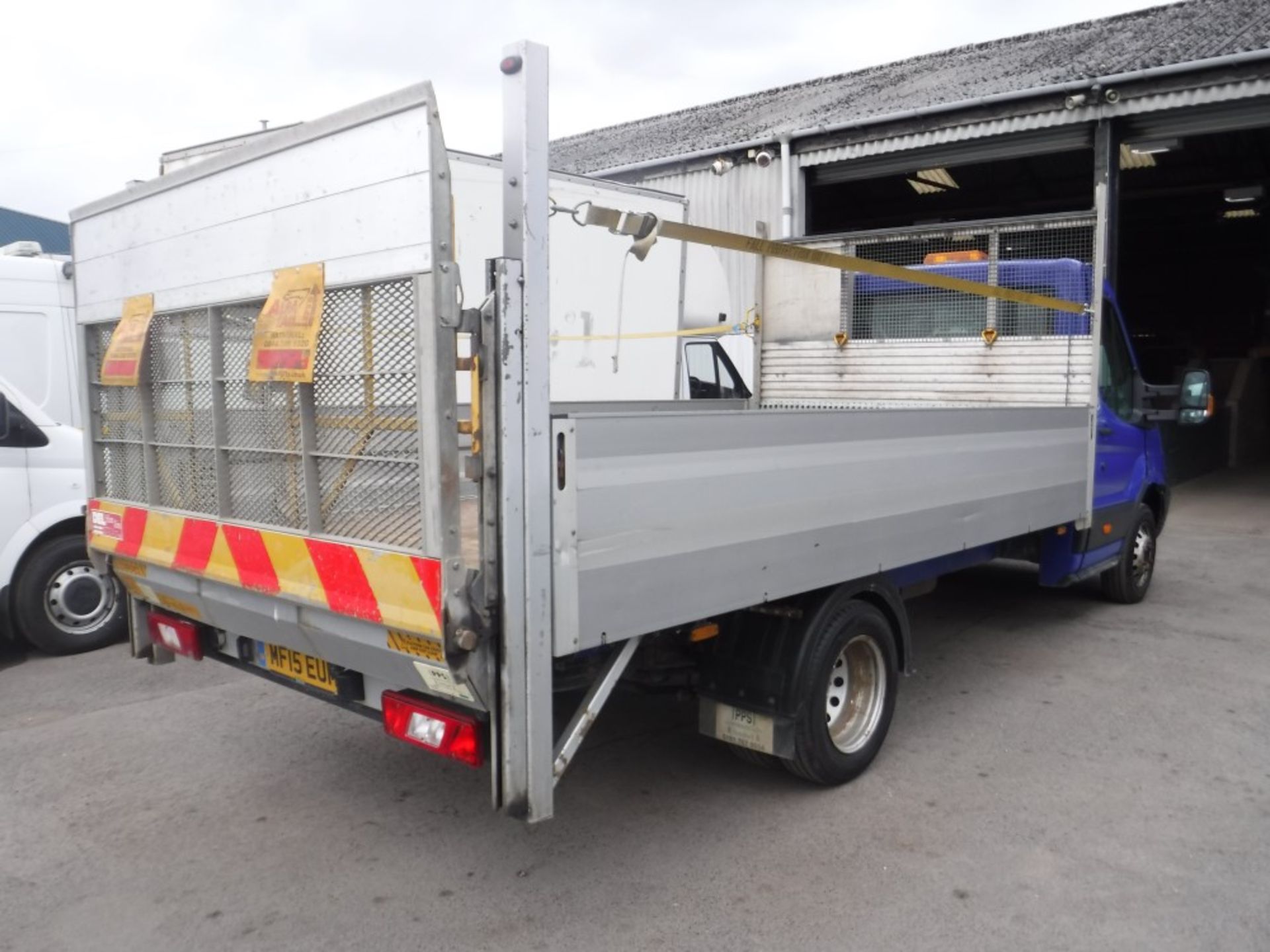 15 reg FORD TRANSIT 350 DROPSIDE, 1ST REG 04/15, TEST 04/19, 111388M WARRANTED, V5 HERE, 1 OWNER - Image 4 of 5