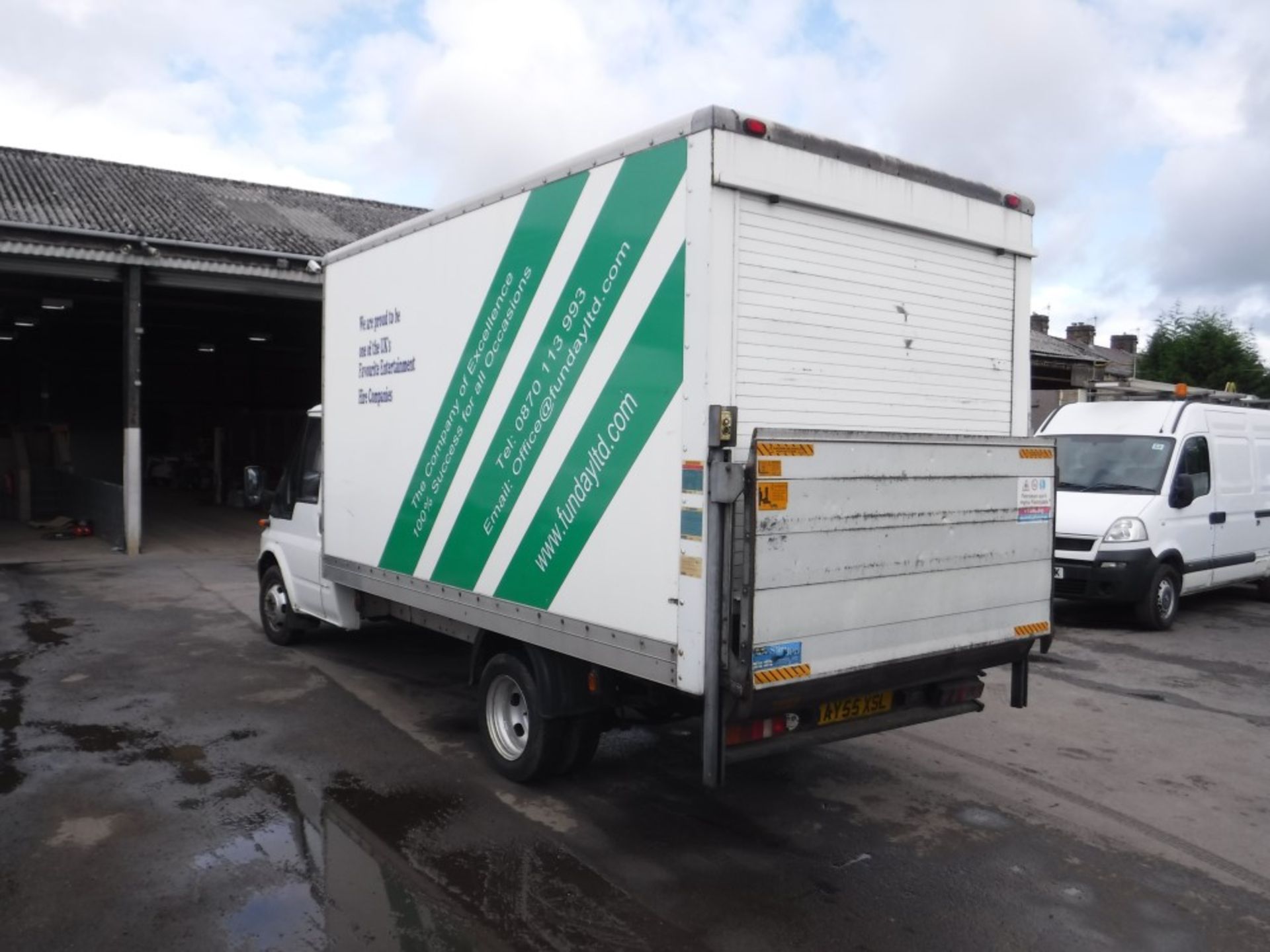 55 reg FORD TRANSIT LUTON 350 LWB BOX VAN, 1ST REG 09/05, 163257M NOT WARRANTED,V5 HERE, 2 FORMER - Image 3 of 5