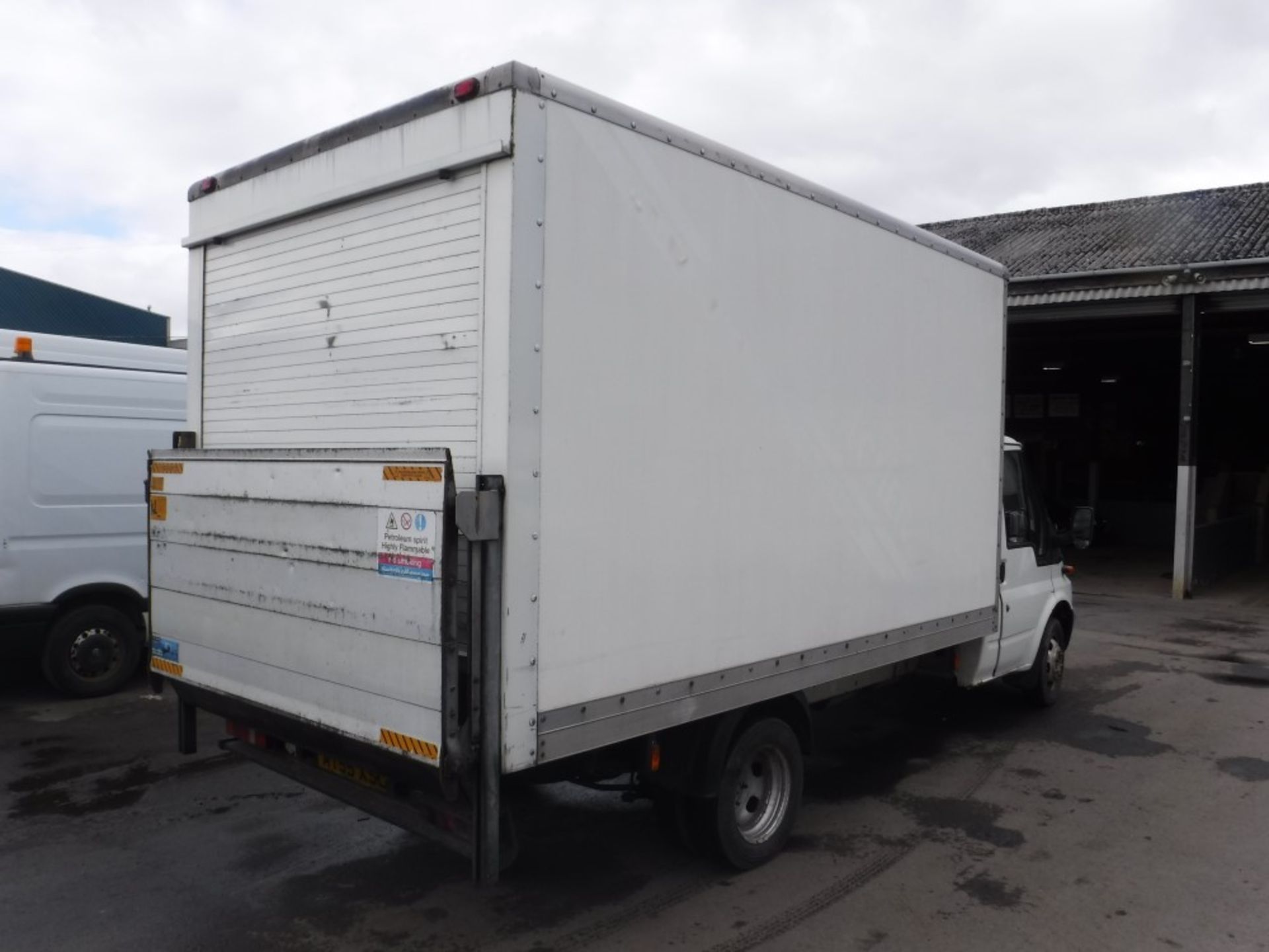 55 reg FORD TRANSIT LUTON 350 LWB BOX VAN, 1ST REG 09/05, 163257M NOT WARRANTED,V5 HERE, 2 FORMER - Image 4 of 5