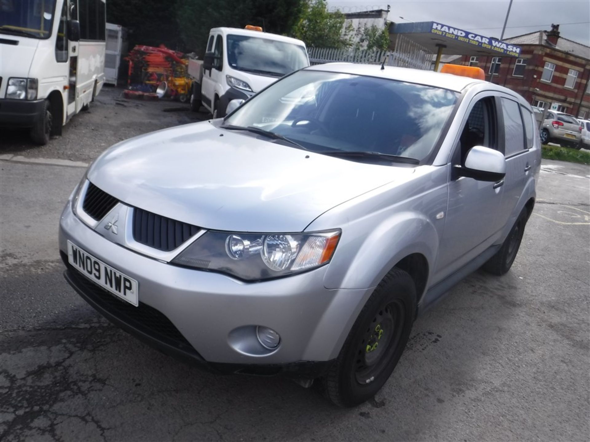 09 reg MITSUBISHI OUTLANDER 4WORK LWB, 1ST REG 04/09, TEST 04/19, 186573M, V5 HERE, 1 OWNER FROM NEW - Image 2 of 5