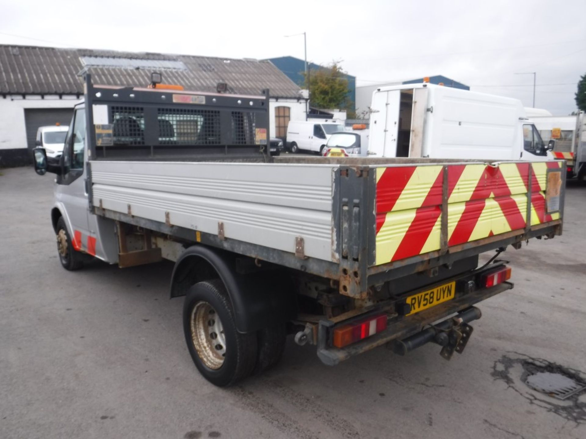 58 reg FORD TRANSIT 140 T350M RWD TIPPER, 1ST REG 11/08, 338463KM WARRANTED, V5 HERE, 1 OWNER FROM - Image 3 of 5