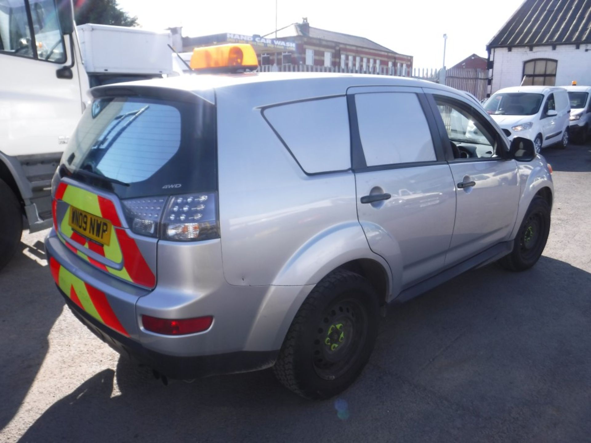 09 reg MITSUBISHI OUTLANDER 4WORK LWB, 1ST REG 04/09, TEST 04/19, 186667M, V5 HERE, 1 OWNER FROM NEW - Image 4 of 6