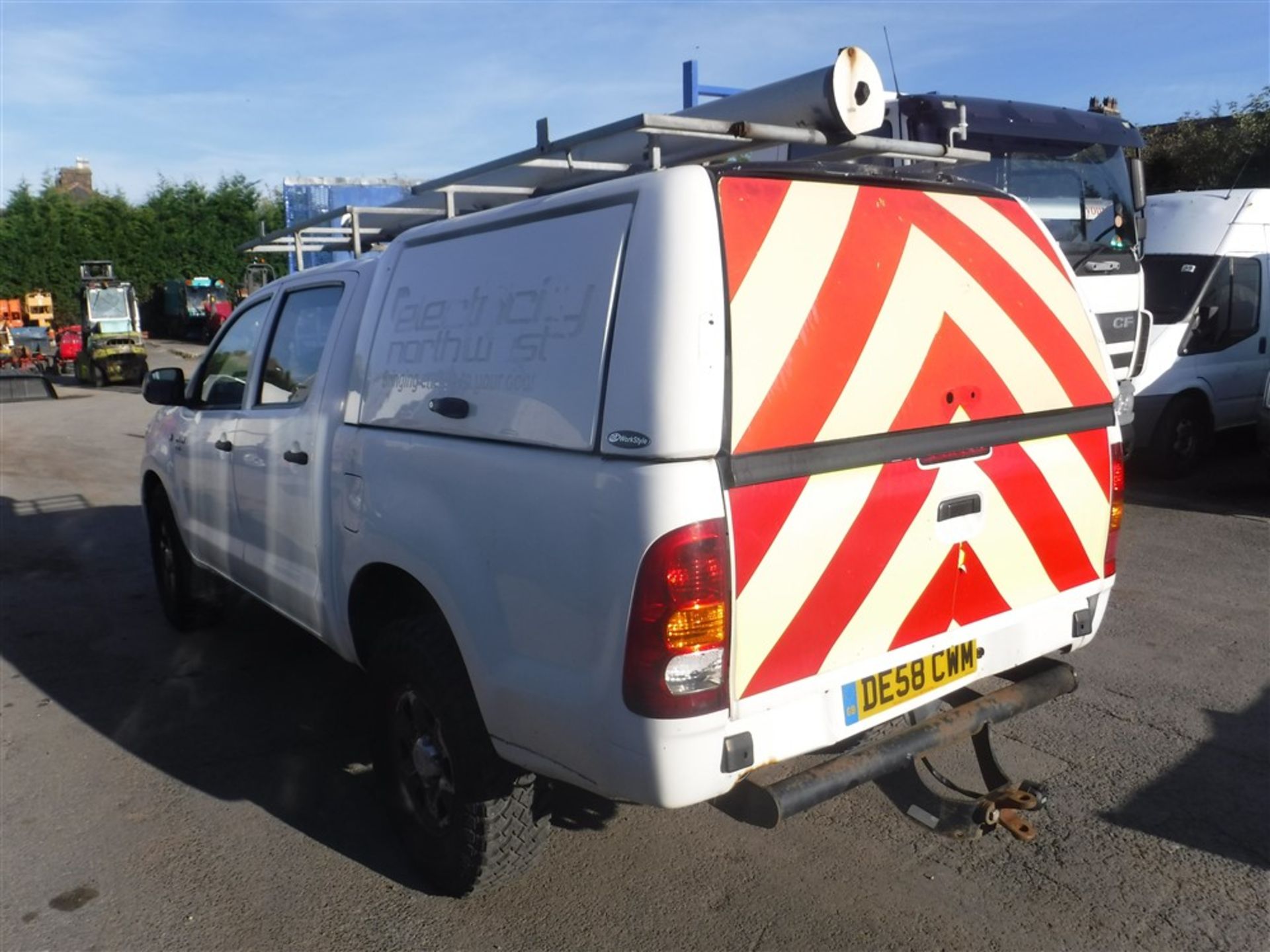 58 reg TOYOTA HILUX HL2 D-4D 4x4 D/C, 1ST REG 12/08, TEST 10/18, 140992M WARRANTED, V5 HERE, 1 - Image 3 of 5