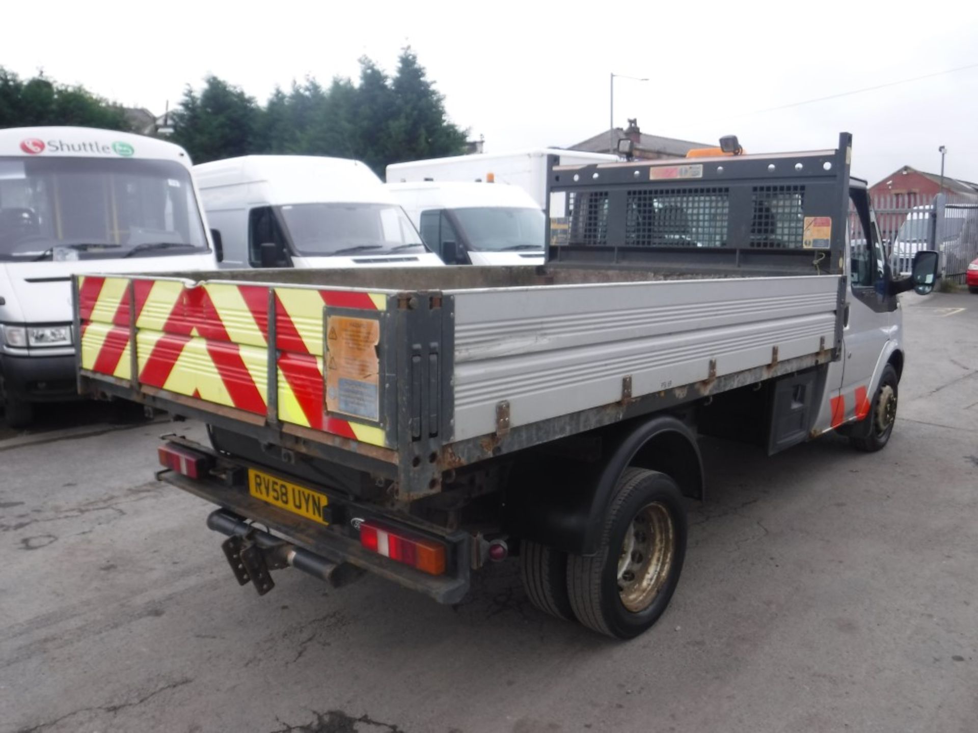 58 reg FORD TRANSIT 140 T350M RWD TIPPER, 1ST REG 11/08, 338463KM WARRANTED, V5 HERE, 1 OWNER FROM - Image 4 of 5