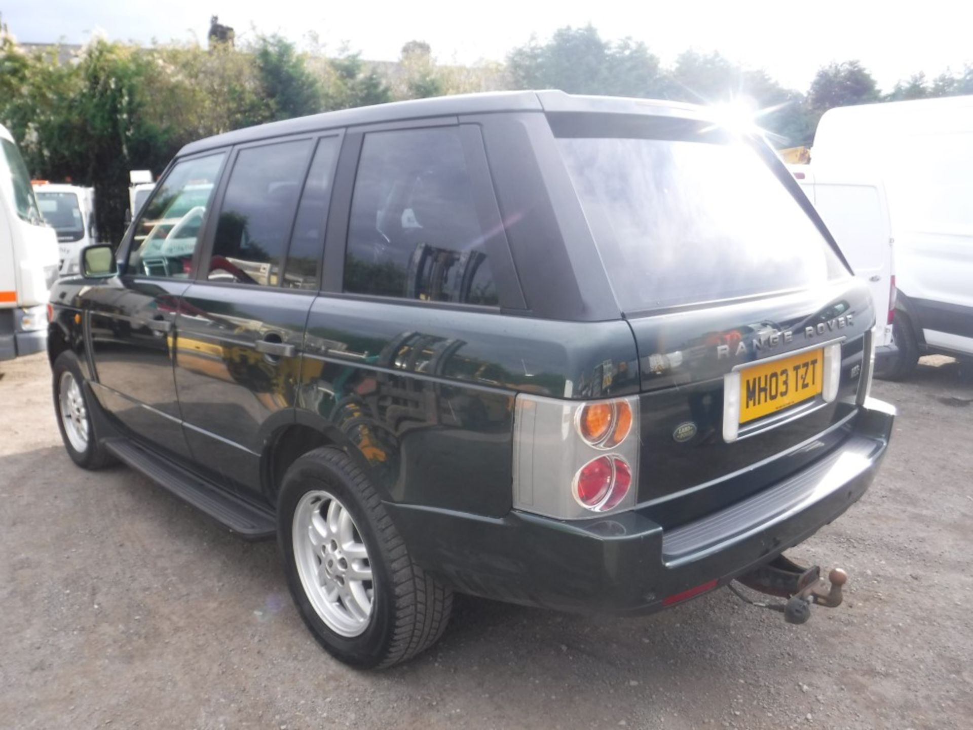 03 reg RANGE ROVER HSE TD6 AUTO, 1ST REG 04/03, TEST 08/19, 154603M NOT WARRANTED, V5 HERE, 4 FORMER - Image 3 of 5