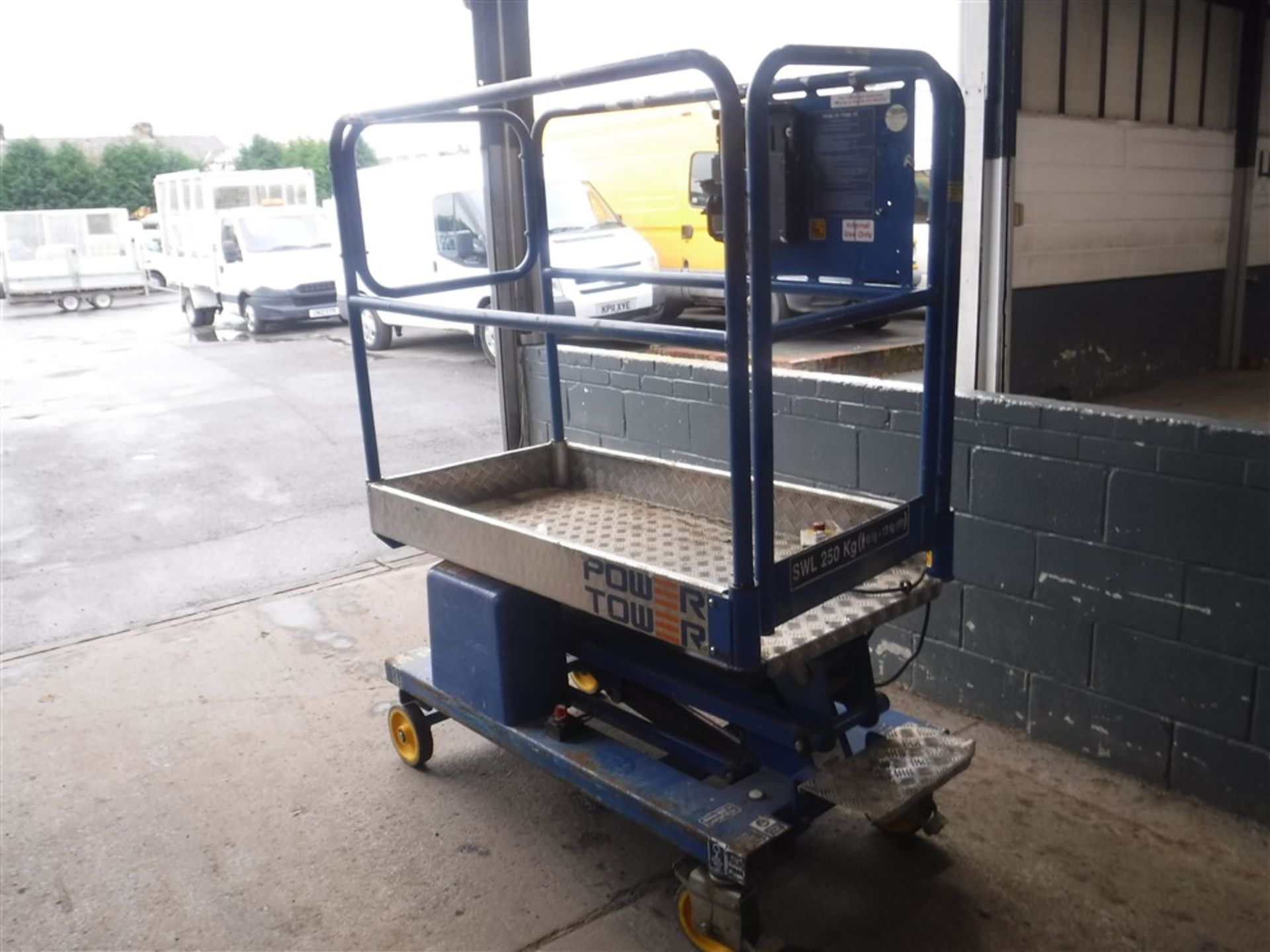 POWER TOWER SCISSOR LIFT [NO VAT]