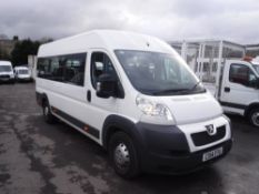 14 reg PEUGEOT BOXER 440 HDI 17 SEAT MINIBUS C/W REAR ELECTRIC RATCLIFFE PALFINGER TAIL LIFT (DIRECT