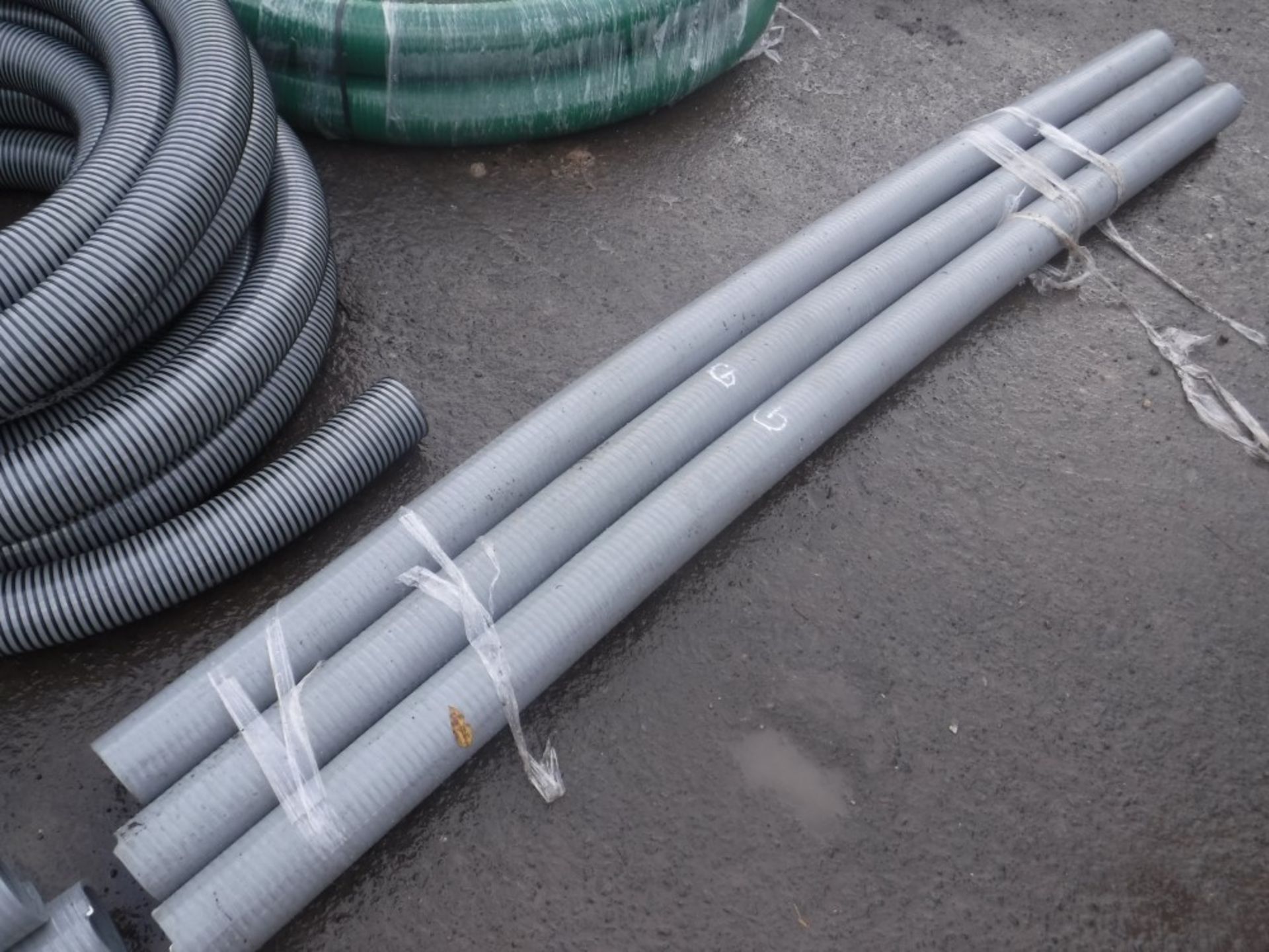 3 X 10FT LENGHTS OF 4" GREY SUCTION HOSE [G] [NO VAT]