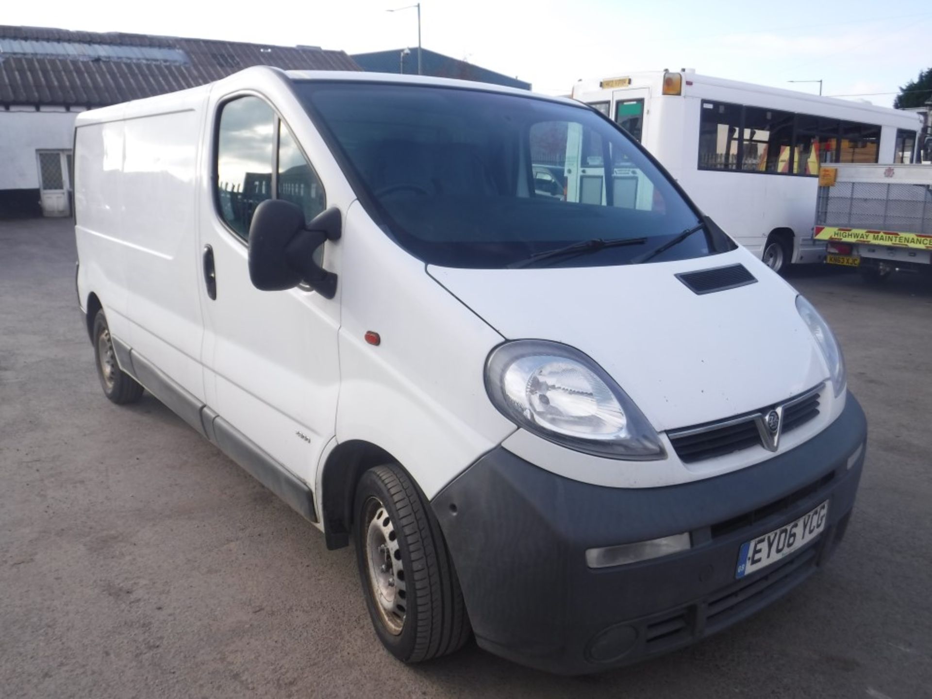 06 reg VAUXHALL VIVARO 2900 CDTI LWB, 1ST REG 05/06, TEST 10/19, 163733M NOT WARRANTED, V5 HERE, 2