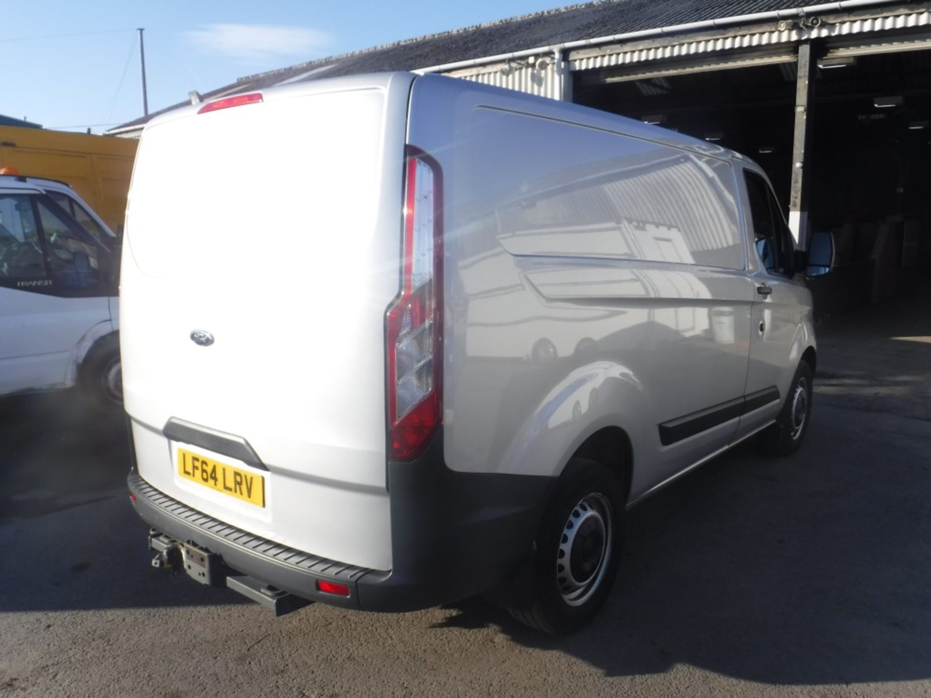 64 reg FORD TRANSIT CUSTOM 330 ECO-TECH, 1ST REG 09/14, TEST 09/19, 109061M, V5 HERE, 1 OWNER FROM - Image 4 of 7