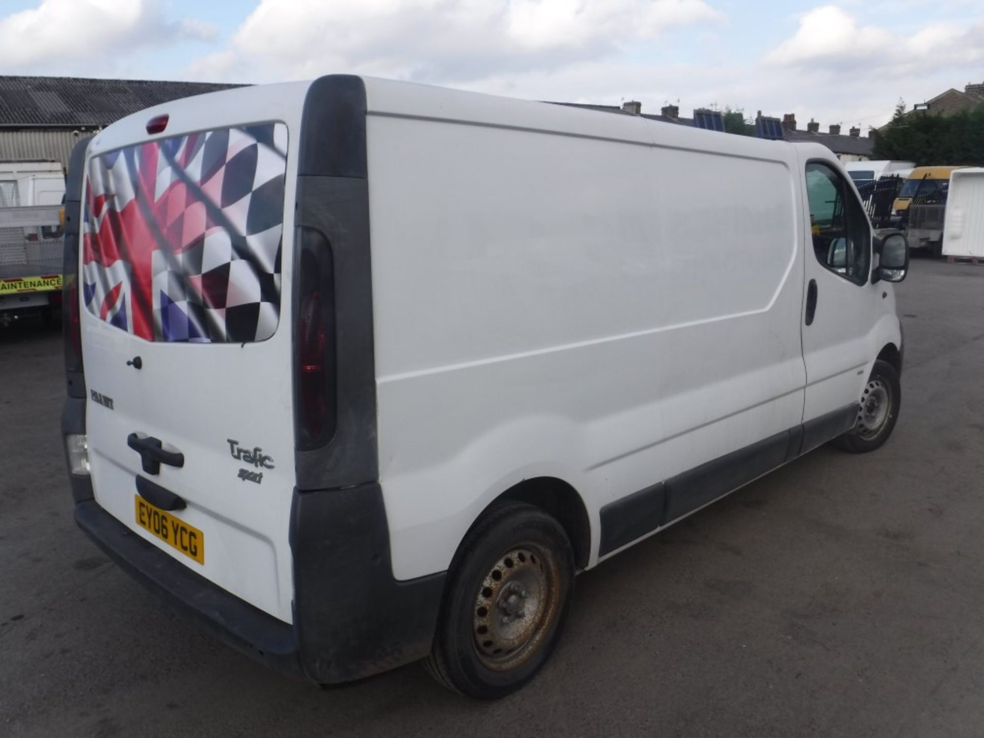 06 reg VAUXHALL VIVARO 2900 CDTI LWB, 1ST REG 05/06, TEST 10/19, 163733M NOT WARRANTED, V5 HERE, 2 - Image 4 of 6