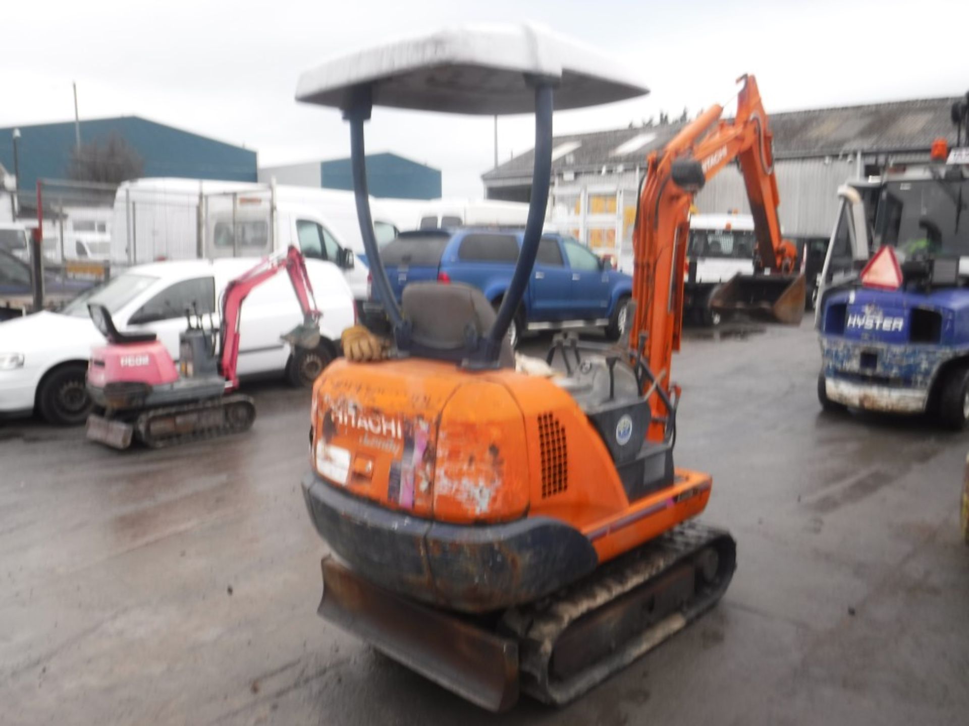 HITACHI EX12 MINI DIGGER, 3294 HOURS NOT WARRANTED [+ VAT] - Image 4 of 4