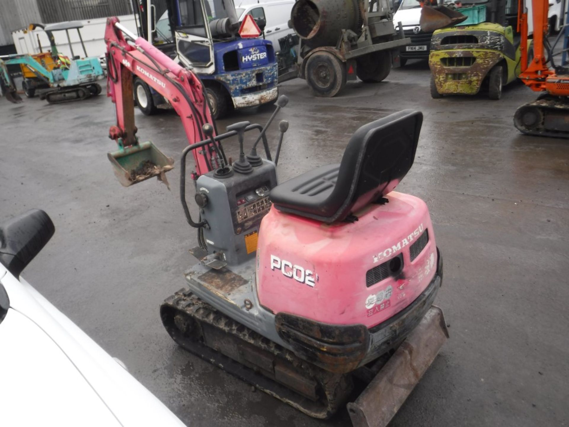 KOMATSU PC02-1 MICRO DIGGER, 2514 HOURS NOT WARRANTED [+ VAT] - Image 3 of 4