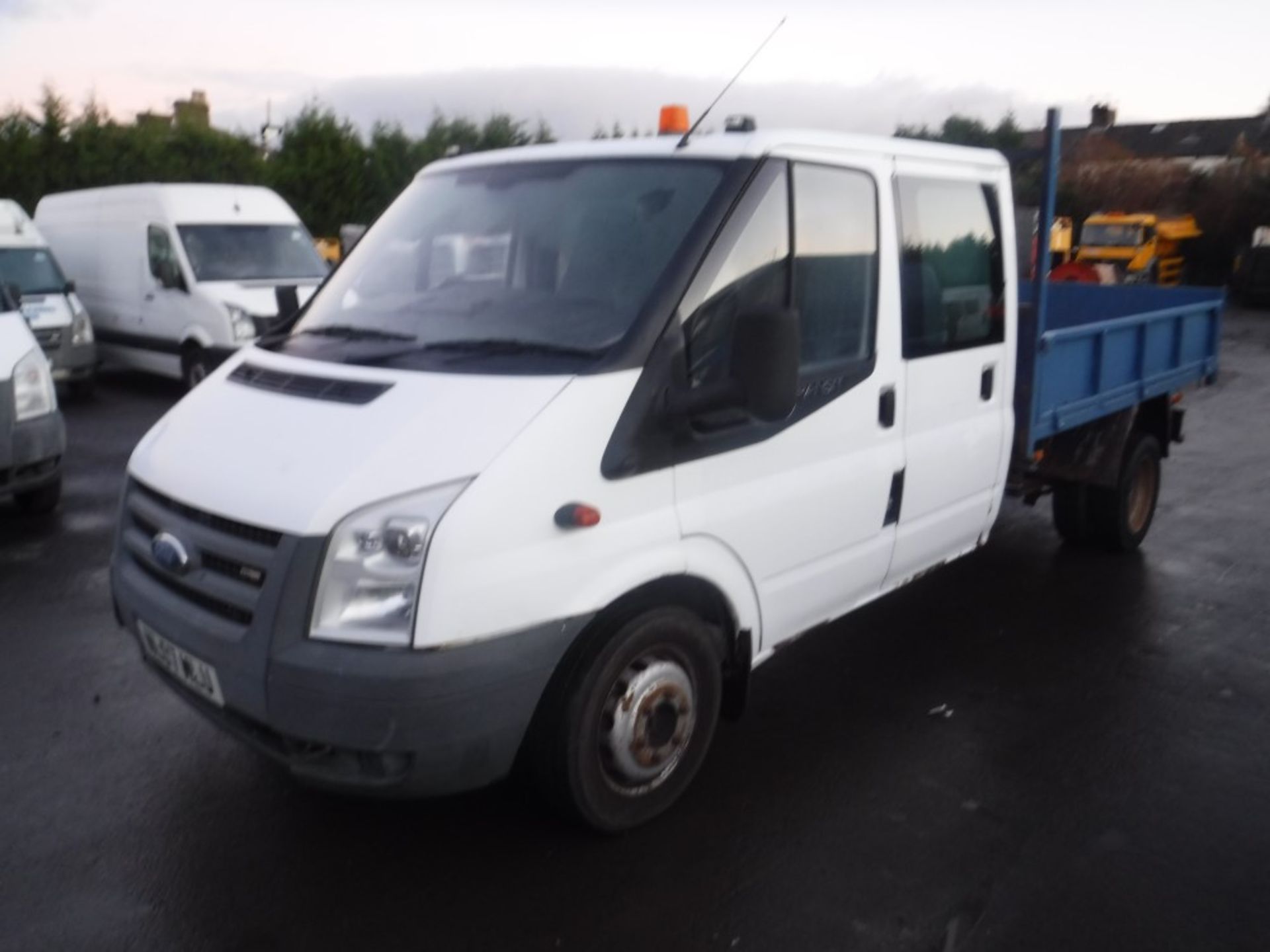 07 reg FORD TRANSIT 100 T350 D/C RWD TIPPER, 1ST REG 04/07, TEST 05/19, 139166M WARRANTED, V5 - Image 2 of 5