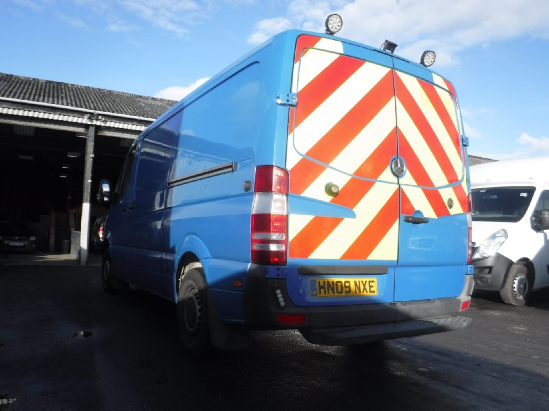 09 reg MERCEDES SPRINTER 313 CDI MWB JETTING UNIT, 1ST REG 06/09, TEST 05/19, 174732M, V5 MAY FOLLOW - Image 4 of 7