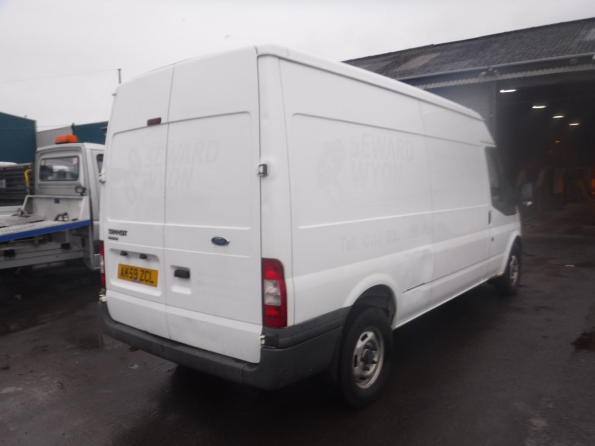 59 reg FORD TRANSIT 115 T350L RWD, 1ST REG 09/09, TEST 11/19, 106760M WARRANTED, V5 HERE, 1 FORMER - Image 4 of 6