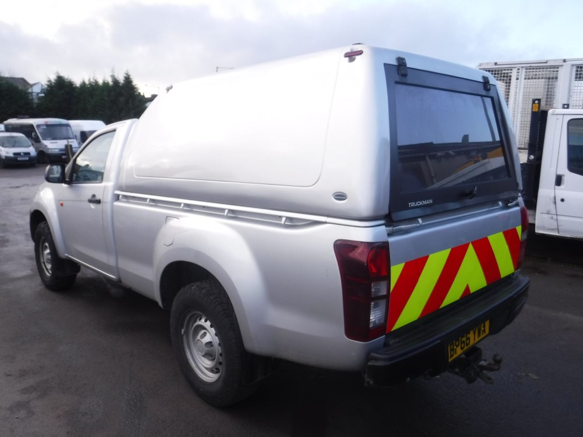 66 reg ISUZU D-MAX S/C TD PICKUP, 1ST REG 12/16, 84003M WARRANTED, V5 HERE, 1 OWNER FROM NEW [+ - Bild 3 aus 5