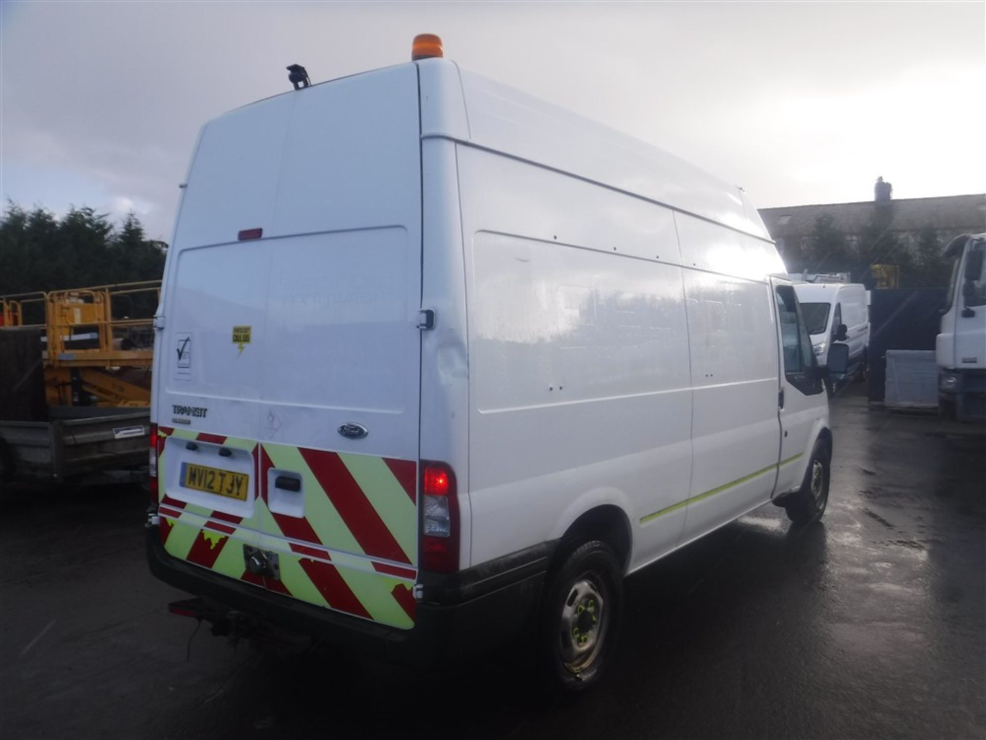 12 reg FORD TRANSIT 100 T350 RWD (DIRECT ELECTRICITY NW) 1ST REG 04/12, TEST 03/19, 100145M, V5 - Image 4 of 5