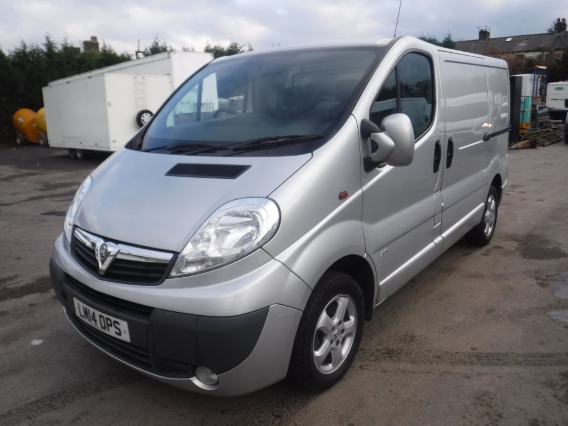 14 reg VAUXHALL VIVARO 2700 SPORTIVE CDTI SWB, 1ST REG 05/14, TEST 05/19, 145862M WARRANTED, V5 - Image 2 of 6