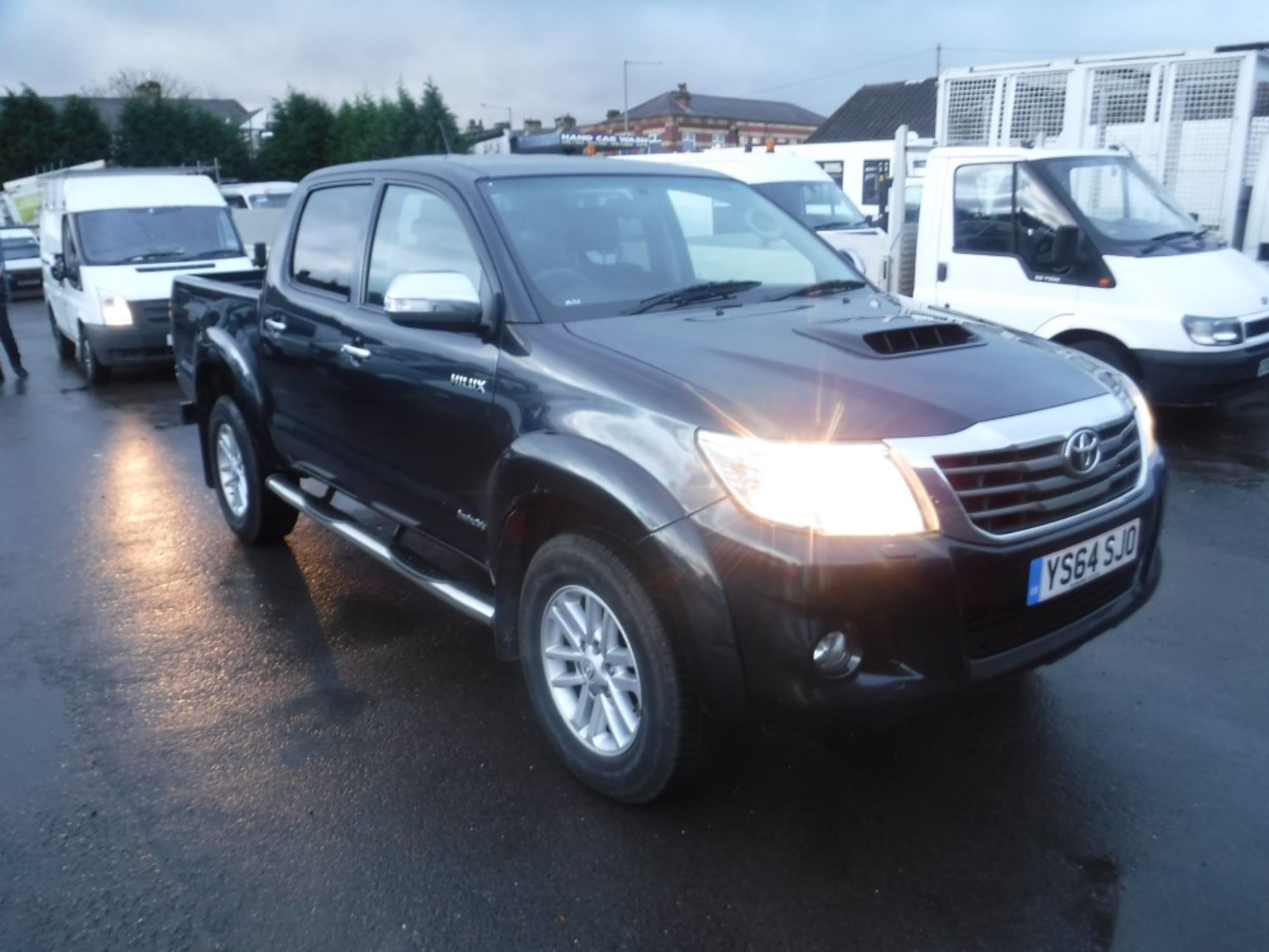 64 reg TOYOTA HI-LUX INVINCIBLE D-4D 4 X 4, 1ST REG 12/14, 48121M WARRANTED, V5 HERE, 1 OWNER FROM