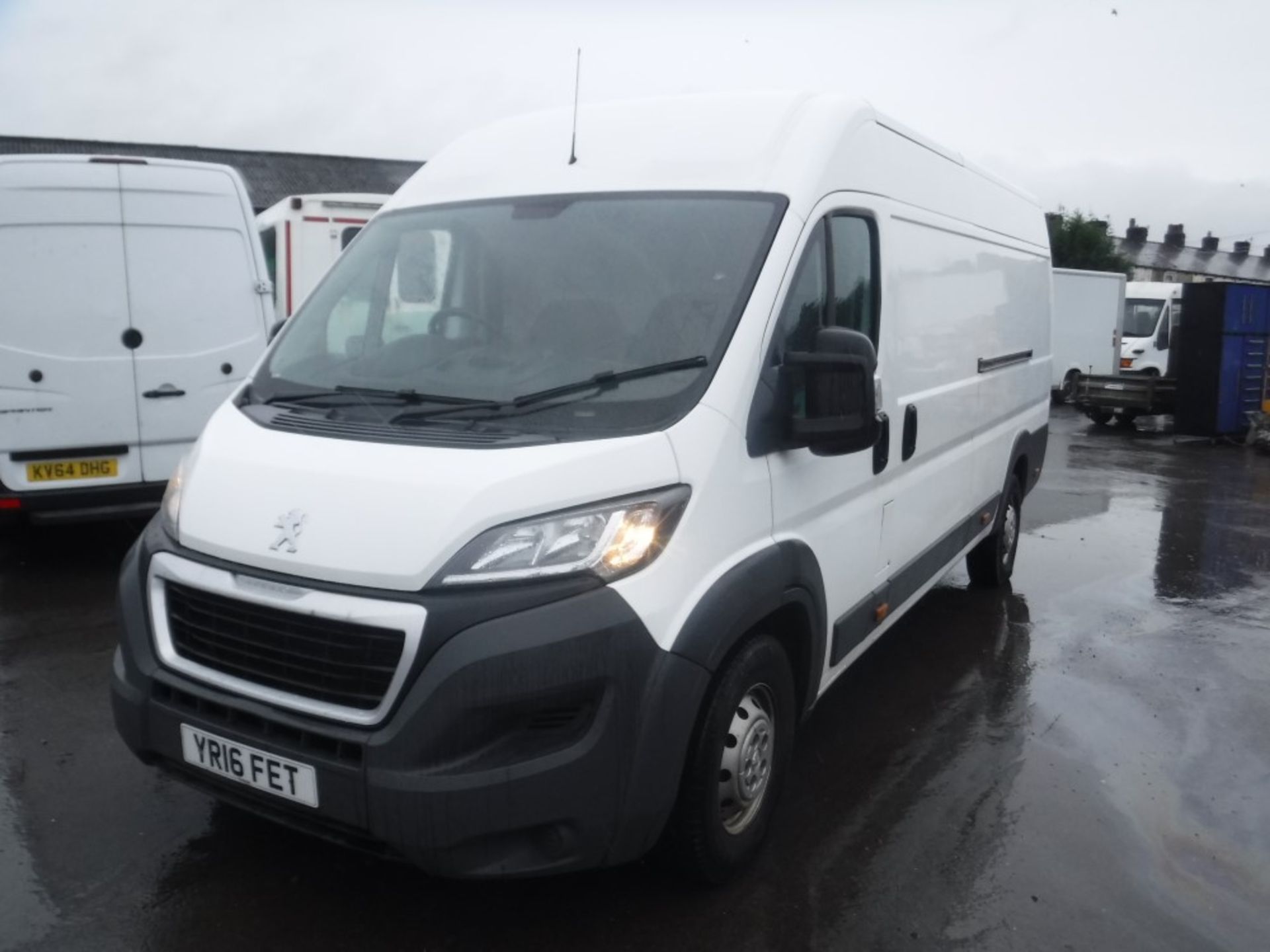 16 reg PEUGEOT BOXER 435 PROFESSIONAL HDI, 1ST REG 06/16, 161590M WARRANTED, V5 HERE, 1 OWNER FROM - Image 2 of 6