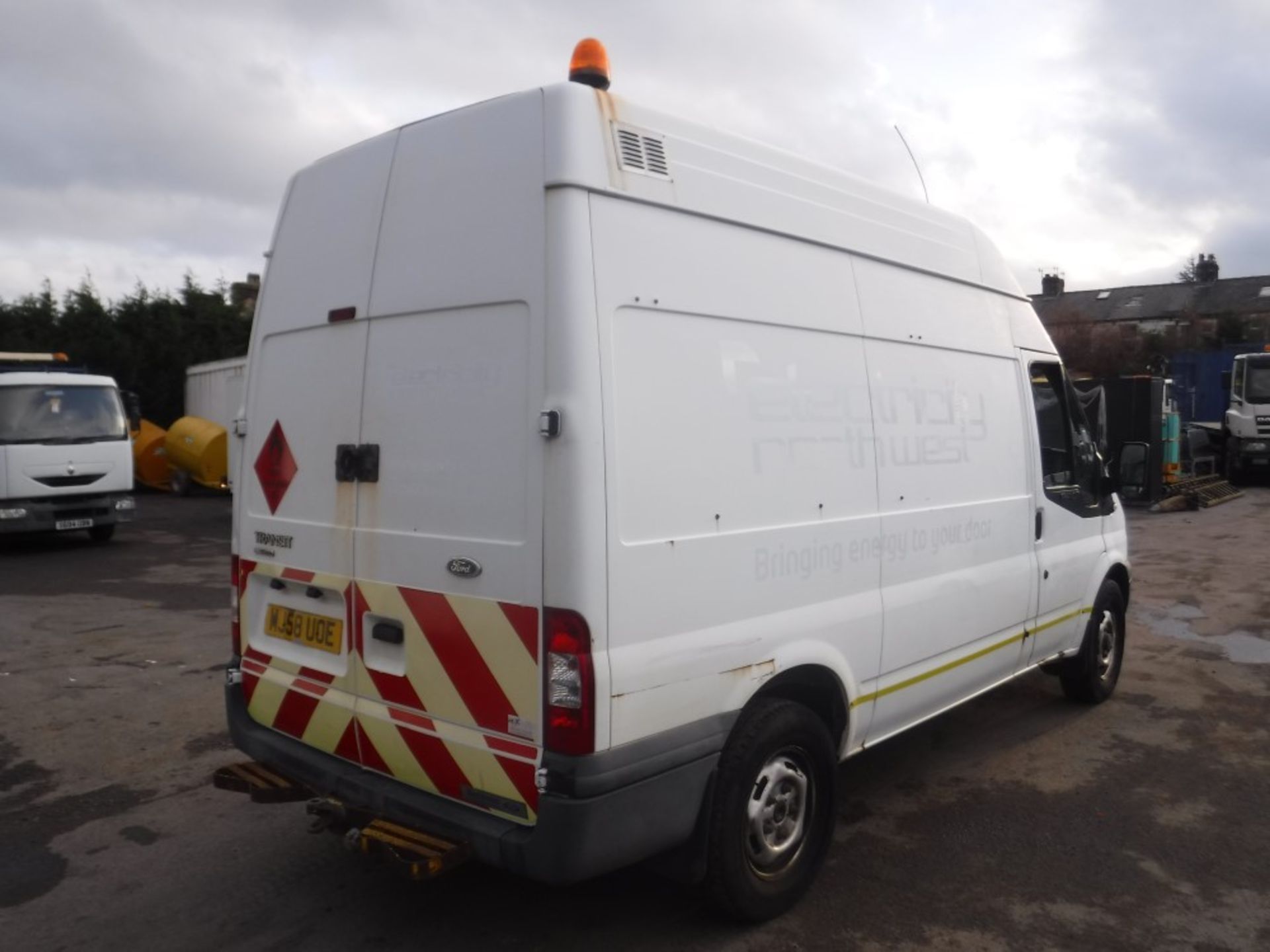 58 reg FORD TRANSIT 115 T350M RWD (DIRECT ELECTRICITY NW) 1ST REG 01/09, TEST 01/19, 86453M, V5 - Image 4 of 5