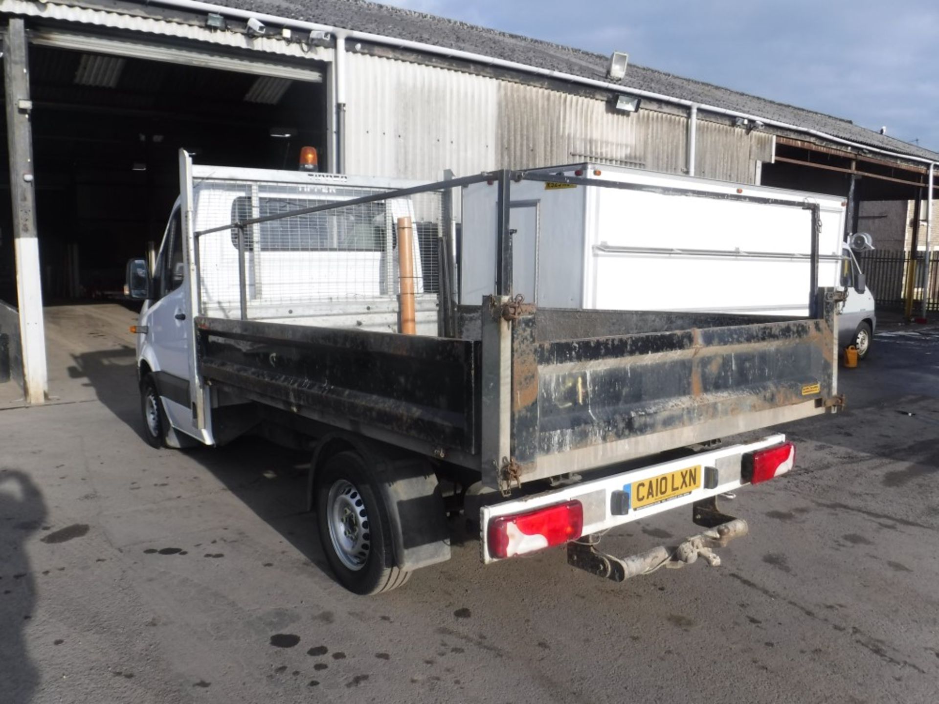 10 reg MERCEDES SPRINTER 313 CDI TIPPER, 1ST REG 06/10, TEST 03/19, 186347M, V5 HERE, 1 FORMER - Image 3 of 5