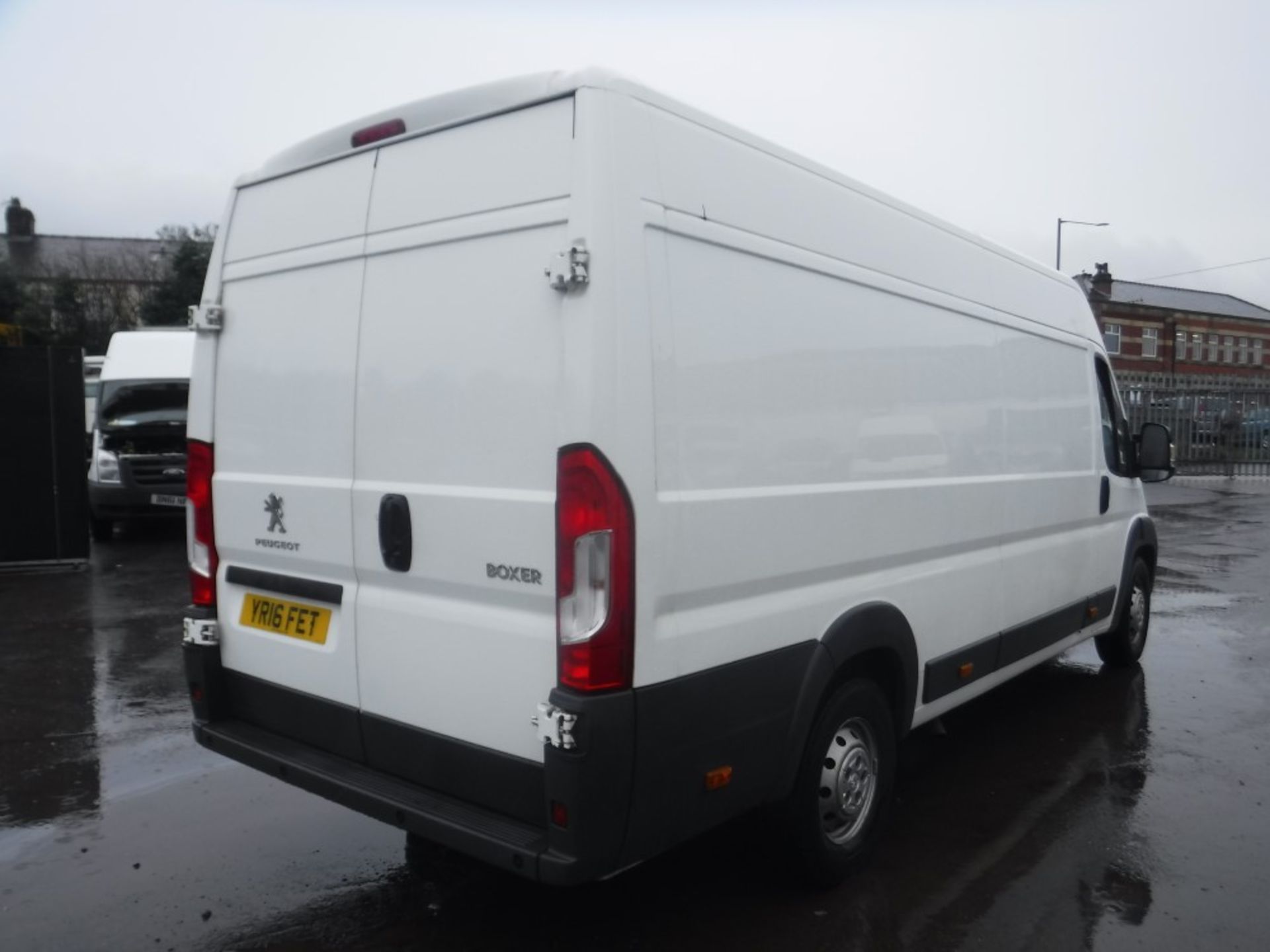 16 reg PEUGEOT BOXER 435 PROFESSIONAL HDI, 1ST REG 06/16, 161590M WARRANTED, V5 HERE, 1 OWNER FROM - Image 4 of 6