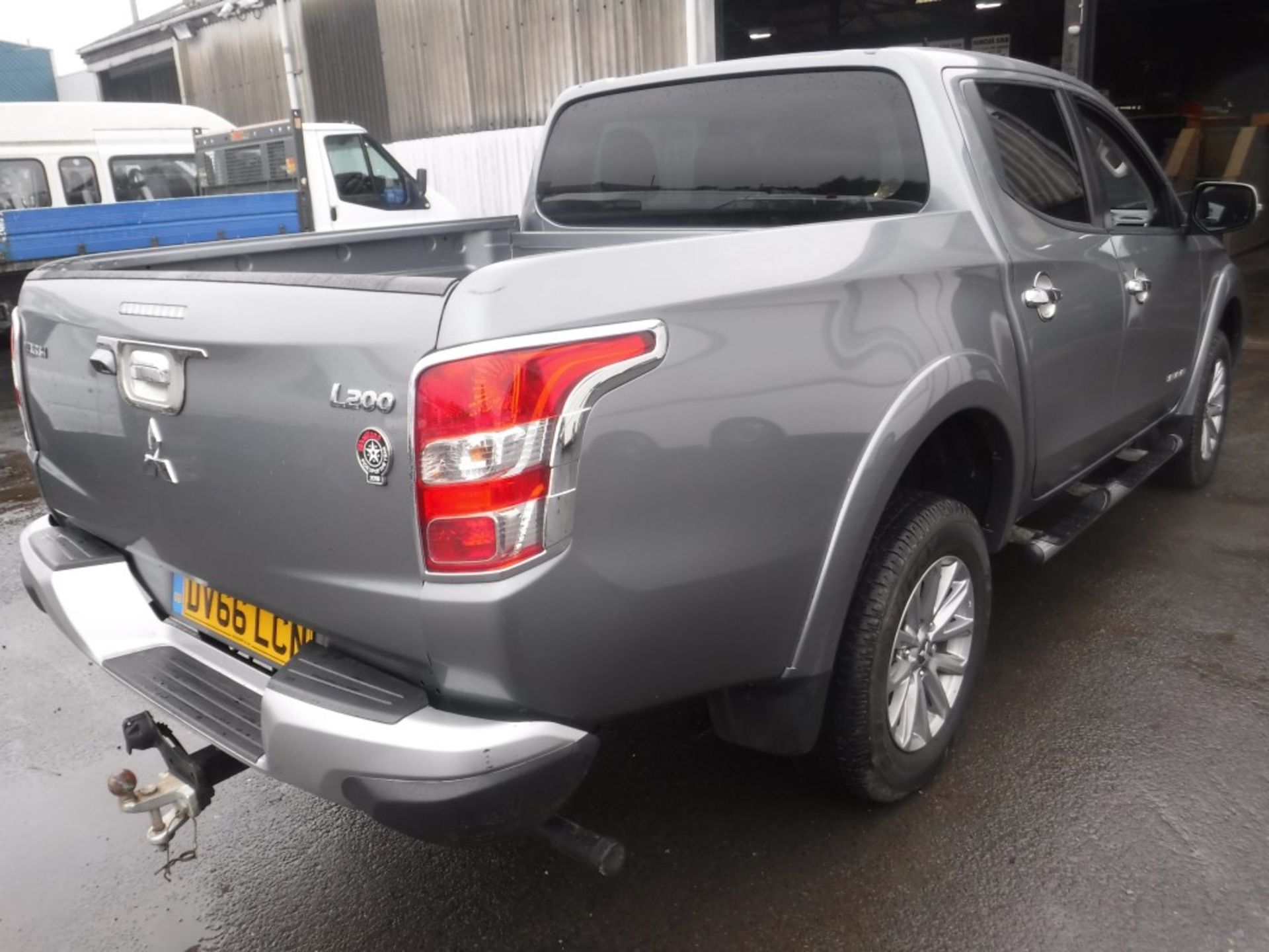 66 reg MITSUBISHI L200 BARBARIAN DCB DI-D PICKUP, 1ST REG 09/16, 20599M WARRANTED, V5 HERE, 1 - Image 4 of 5