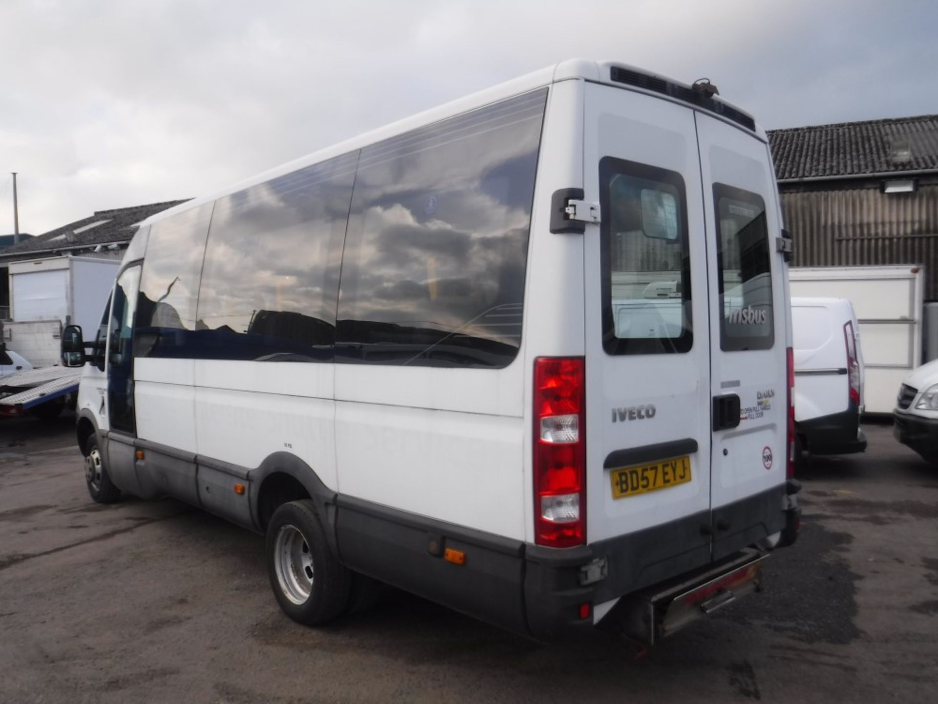 57 reg IVECO DAILY IRIS 14 SEAT MINIBUS, 1ST REG 12/07, 292132M NOT WARRANTED, V5 HERE, 1 FORMER - Image 3 of 6