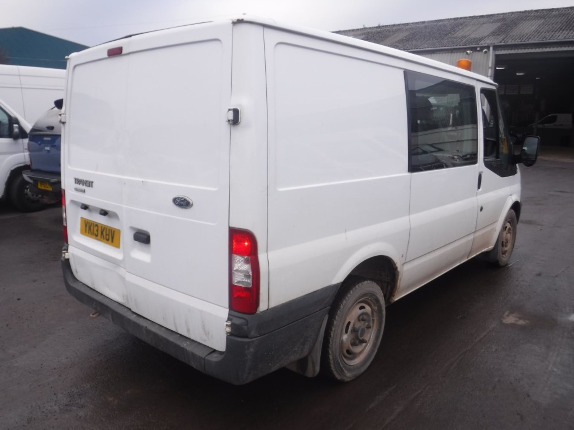 13 reg FORD TRANSIT 100 T280 FWD D/CAB 6 SEATS, 1ST REG 04/13, TEST 04/19, 123721M NOT WARRANTED, NO - Image 4 of 7