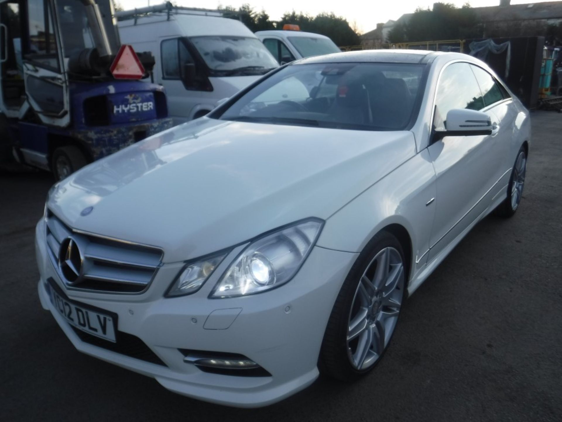 12 reg MERCEDES E350 CDI, 1ST REG 04/12, 122430M NOT WARRANTED, V5 HERE, 2 FORMER KEEPERS [NO VAT] - Image 2 of 5