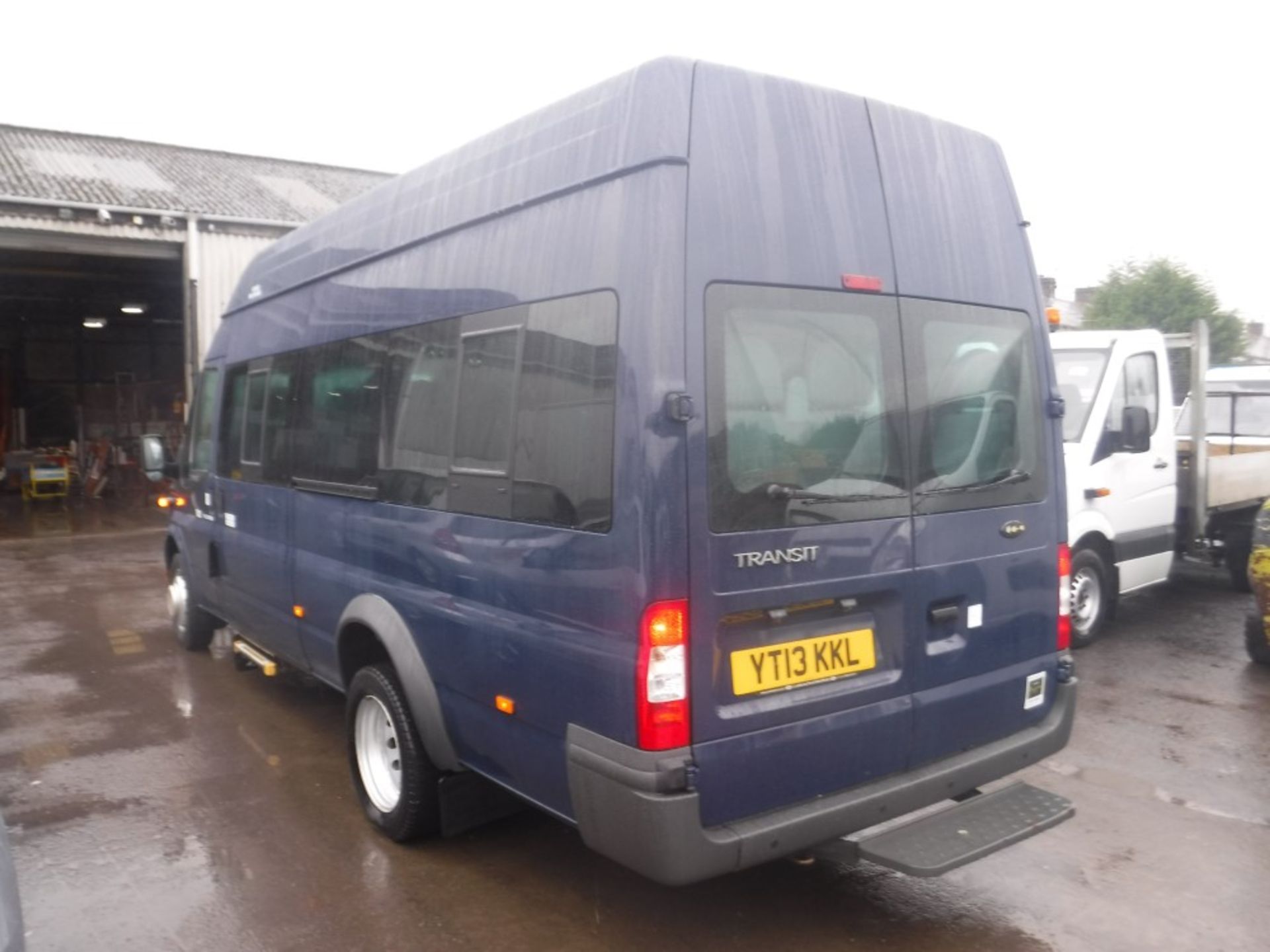 13 reg FORD TRANSIT 135 T430 RWD 17 SEAT MINIBUS, 1ST REG 03/13, TEST 03/19, 80103M WARRANTED, V5 - Image 3 of 6