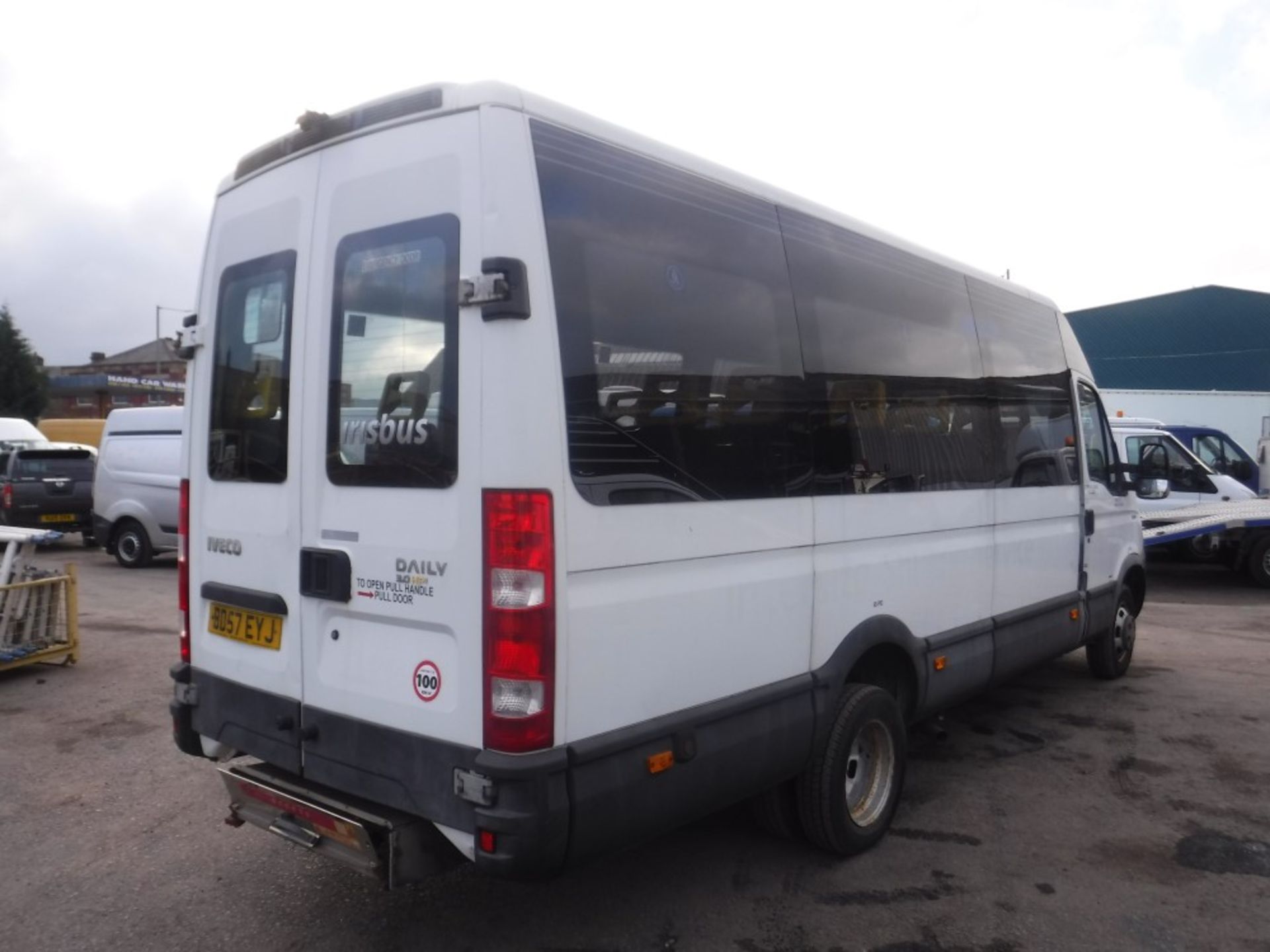 57 reg IVECO DAILY IRIS 14 SEAT MINIBUS, 1ST REG 12/07, 292132M NOT WARRANTED, V5 HERE, 1 FORMER - Image 4 of 6