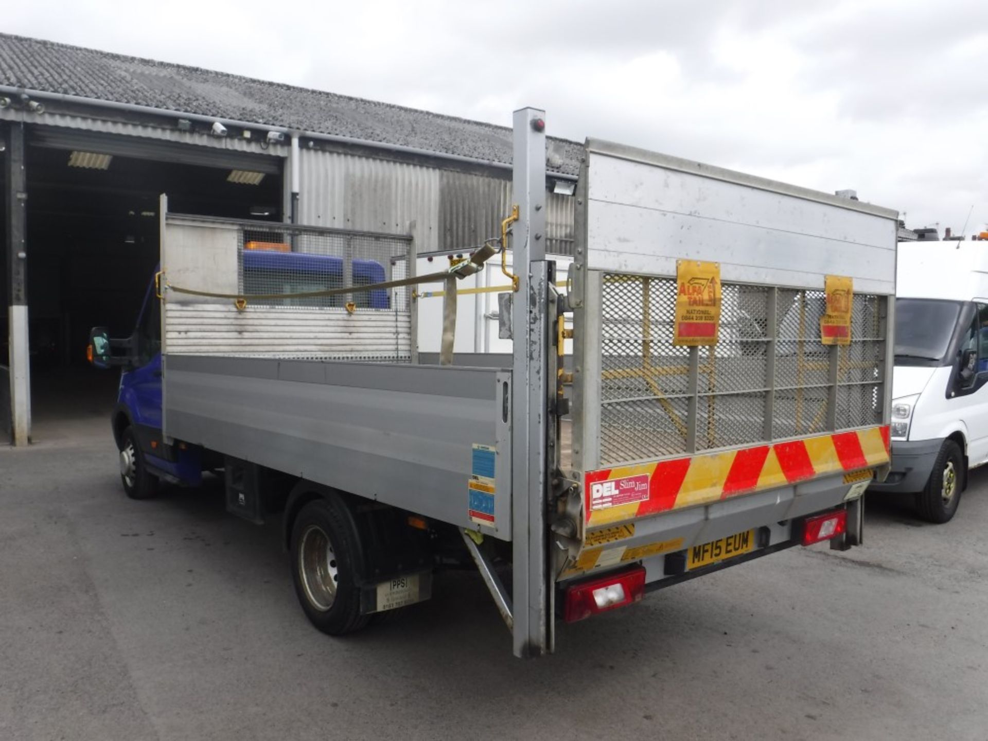 15 reg FORD TRANSIT 350 DROPSIDE, 1ST REG 04/15, TEST 04/19, 111388M WARRANTED, V5 HERE, 1 OWNER - Image 3 of 5