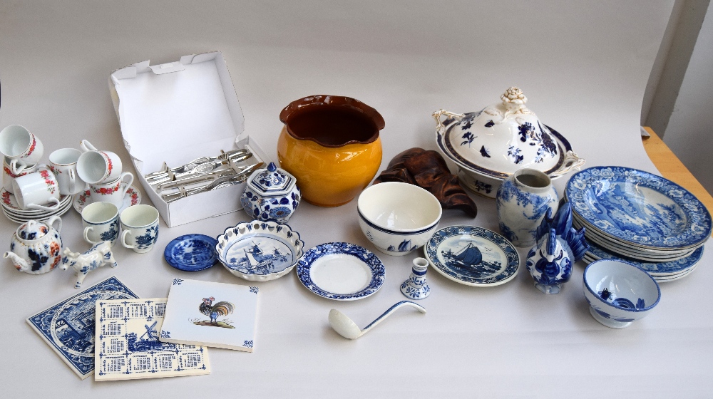 A mixed lot of cermics including Rileys blue and white plates and other blue and white china