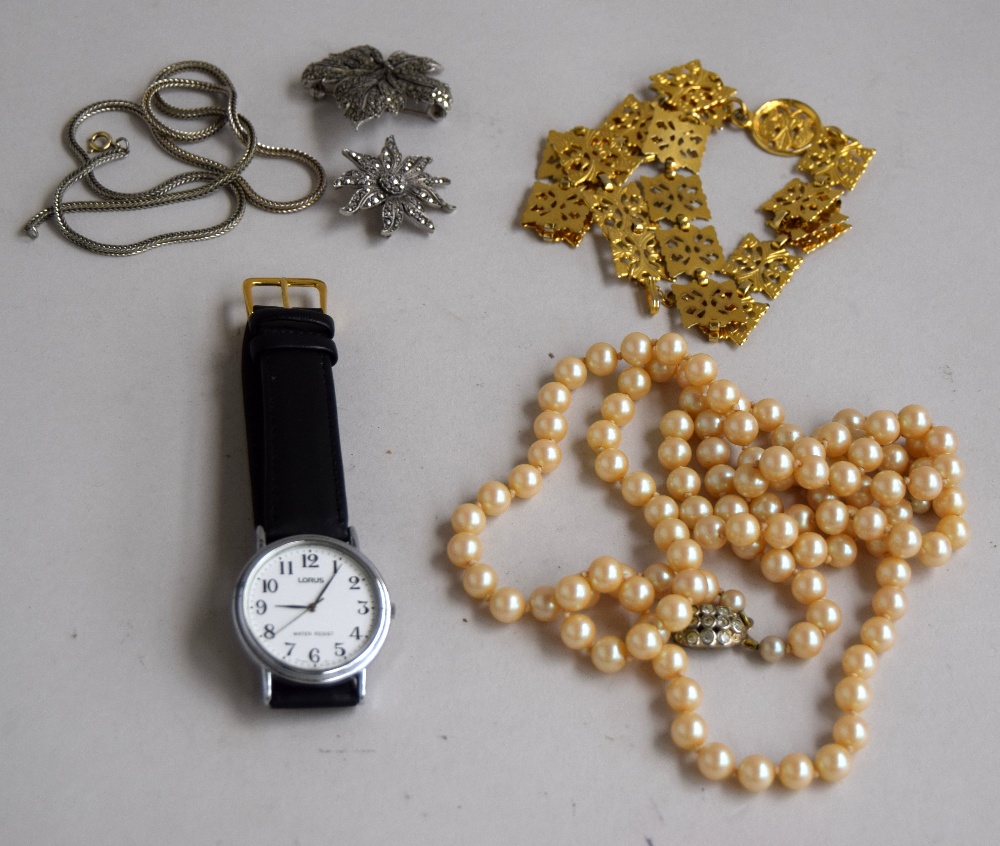 Jewellery box containing simulated pearls with paste clasp, Lorus watch, yellow metal necklace,