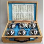 A set of six 720g boules,