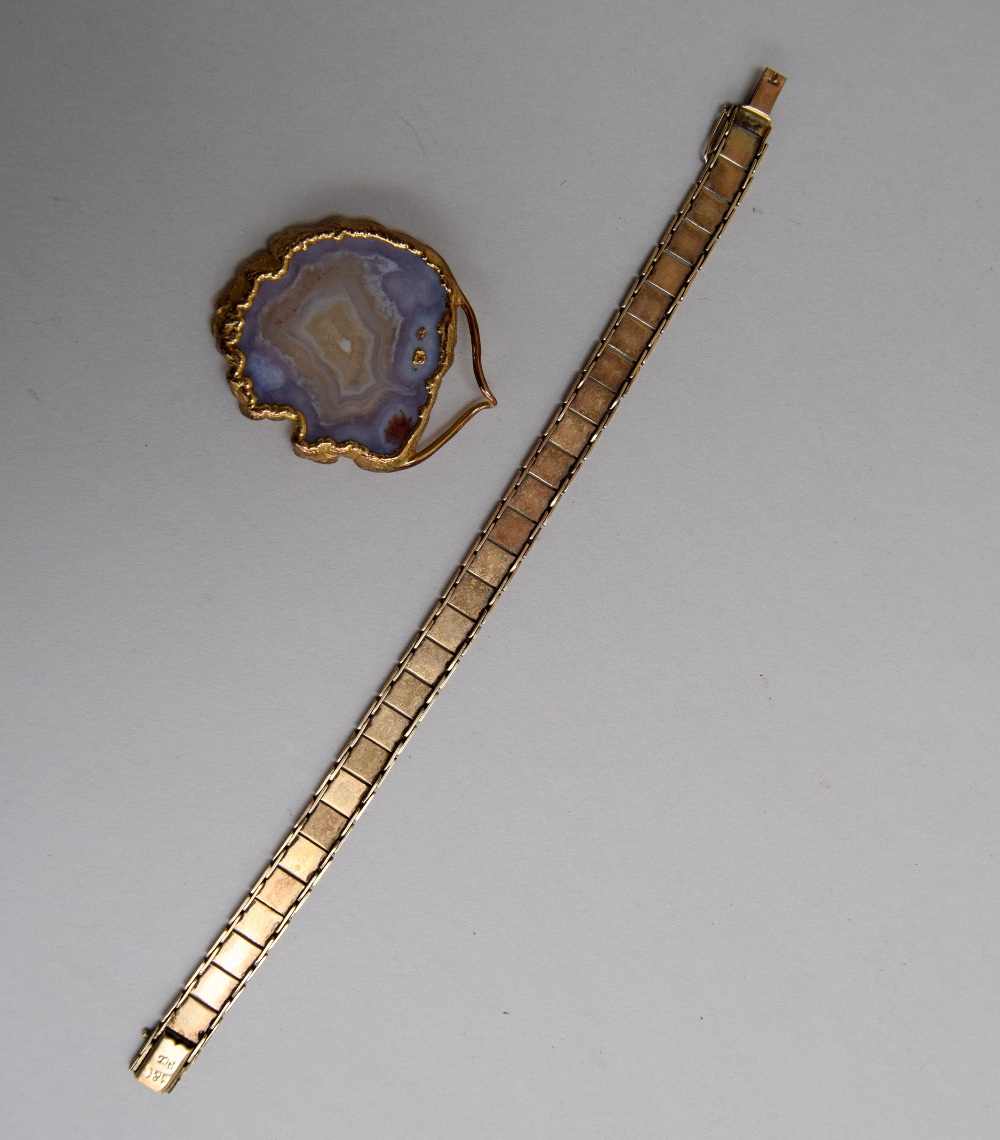 A 9ct gold bracelet, 19cmL, 9g together with a quartz and yellow metal pendant, - Image 2 of 2