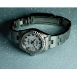 A LADIES STAINLESS STEEL ROLEX OYSTER PERPETUAL DATEJUST BRACELET WATCH 2005/06, REF 79240 WITH