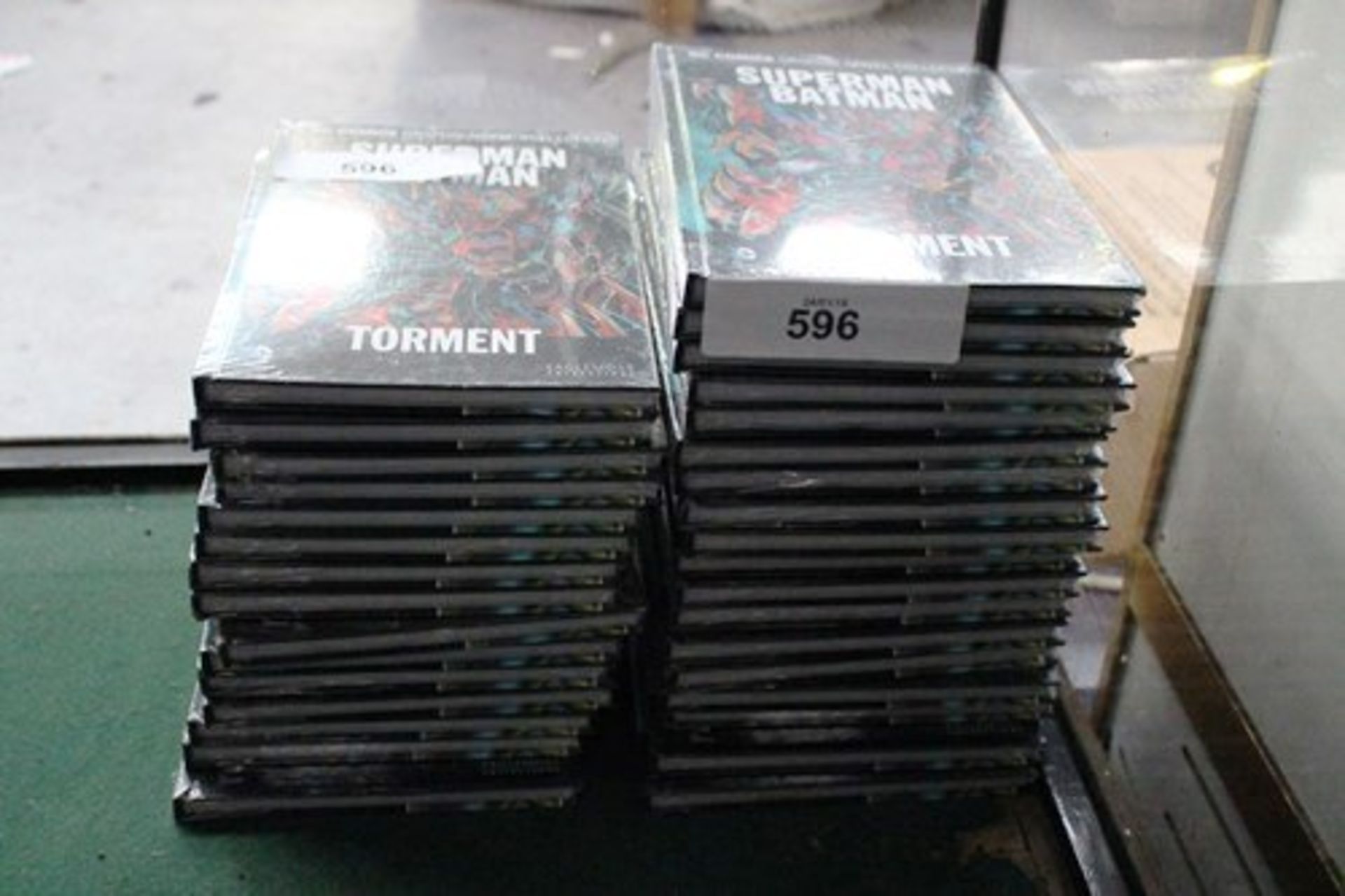 33 x DC Comics graphic novel collection Batman-Superman torment books - Sealed, new (FC12)
