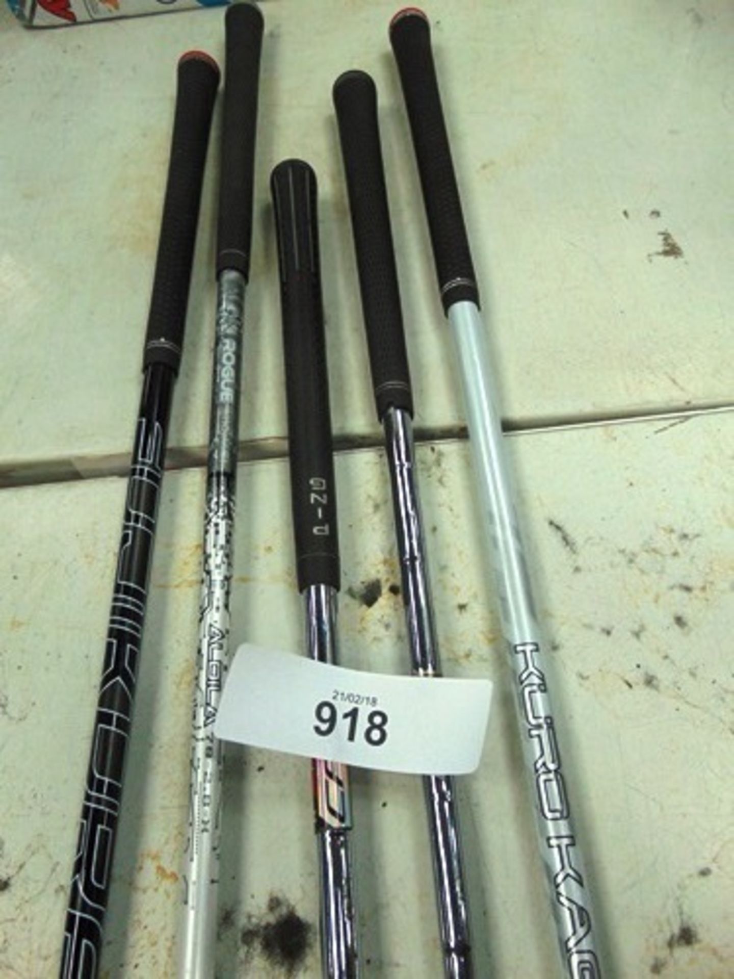 1 x Taylormade M2 No. 3 club, 1 x Taylormade M1 No. 5 club, 1 x Ping 120 sand wedge, 1 x Callaway