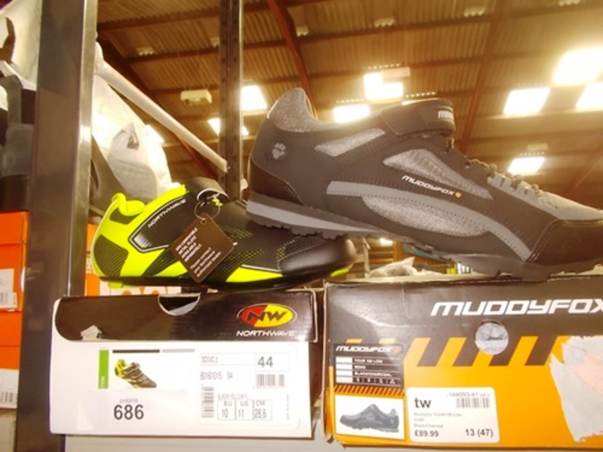 1 x pair of Muddyfox Tour 100 men's cycling shoes, UK size 13, RRP £89.99, together with 1 x pair of