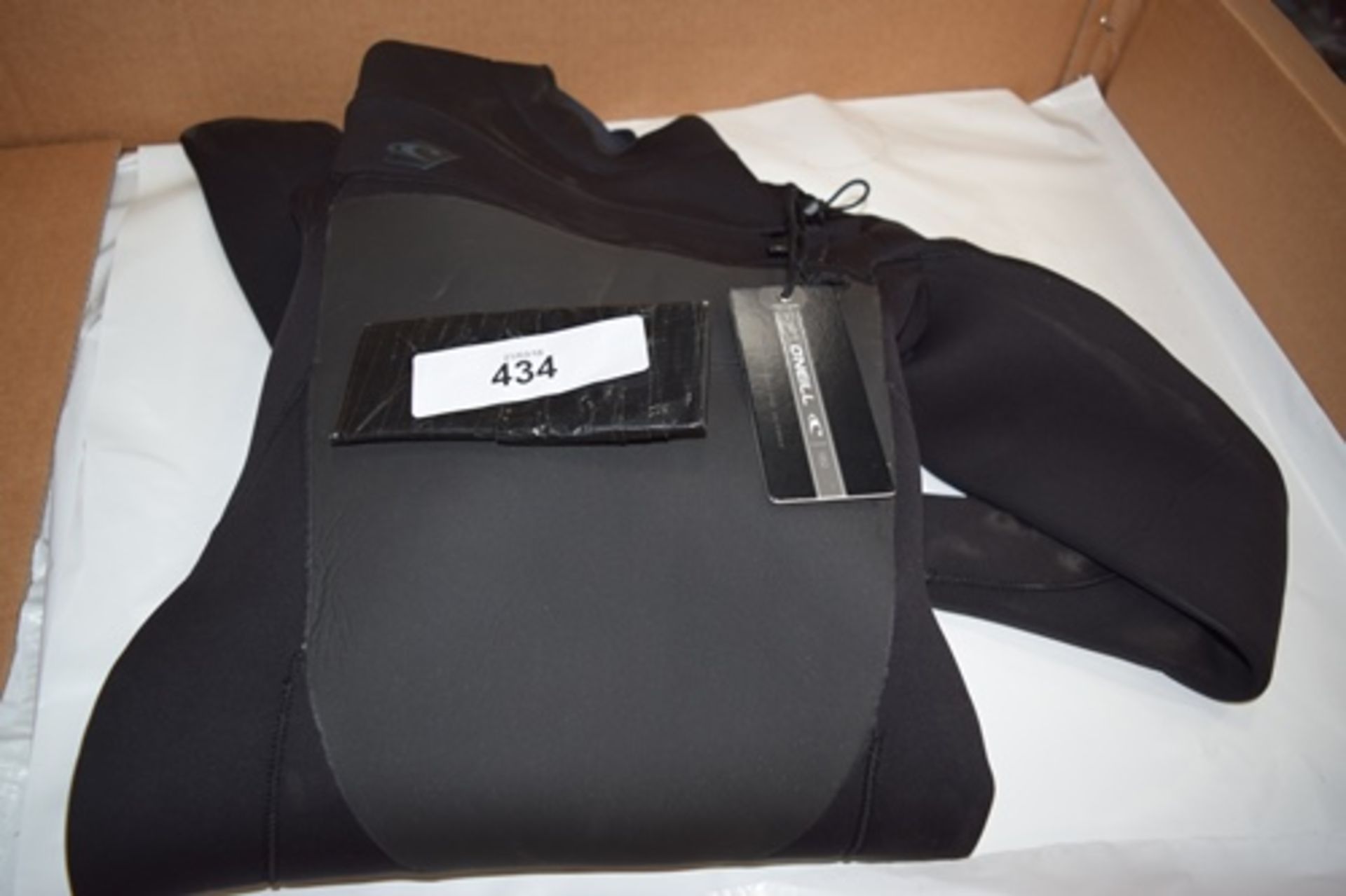 1 x O'Neill 4777 black Superfreak 54 wetsuit, size UK small - New with tags (B27)