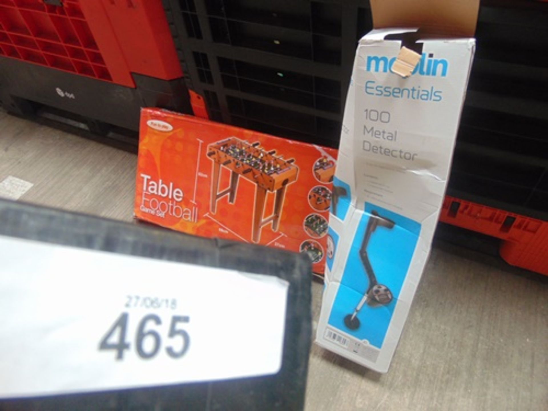 A small table football game set together with a Maplin metal detector - Condition - Mixed (B7)