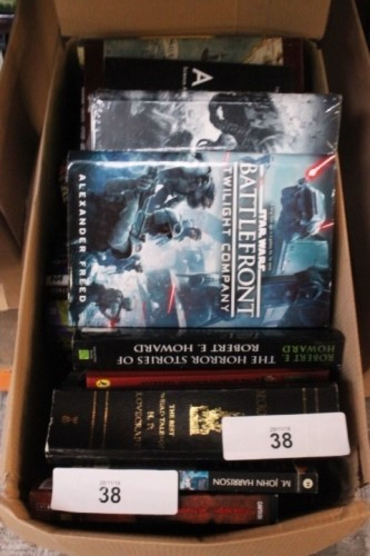 A quantity of Sci Fi related books - Second hand (27)