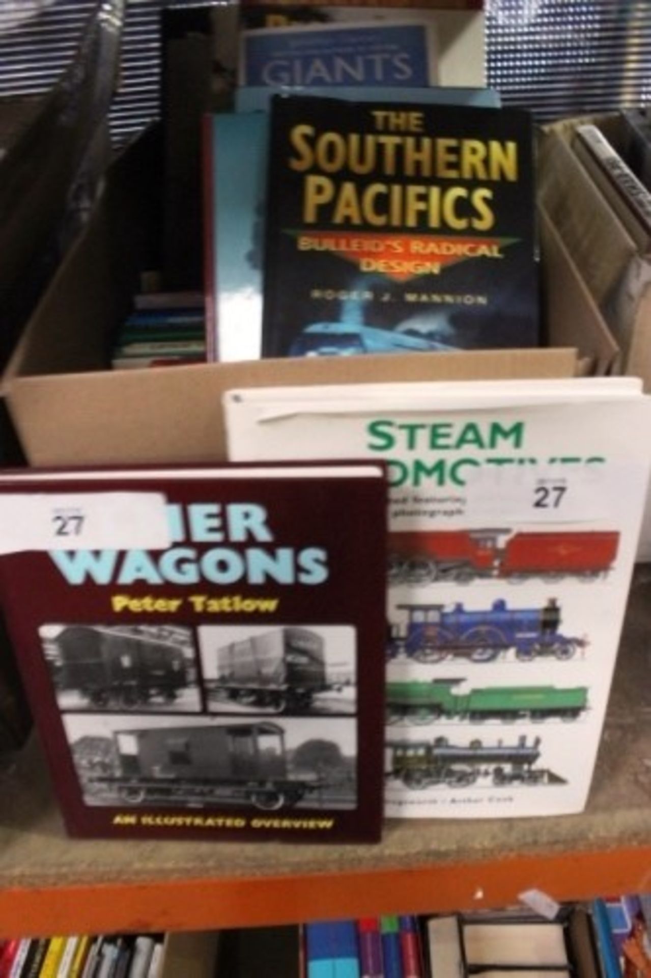 A quantity of railway and train related books - Second hand (26)