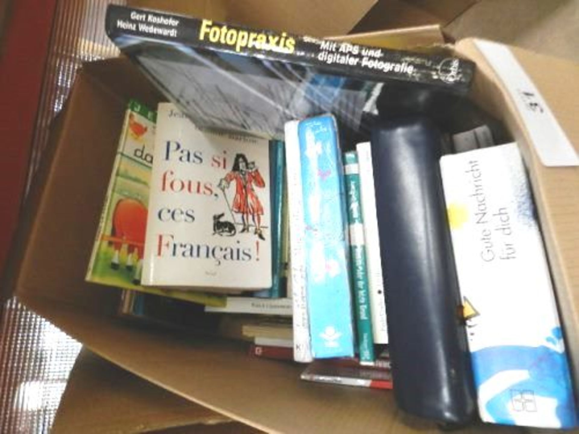 A quantity of assorted foreign language books - Second hand (27)