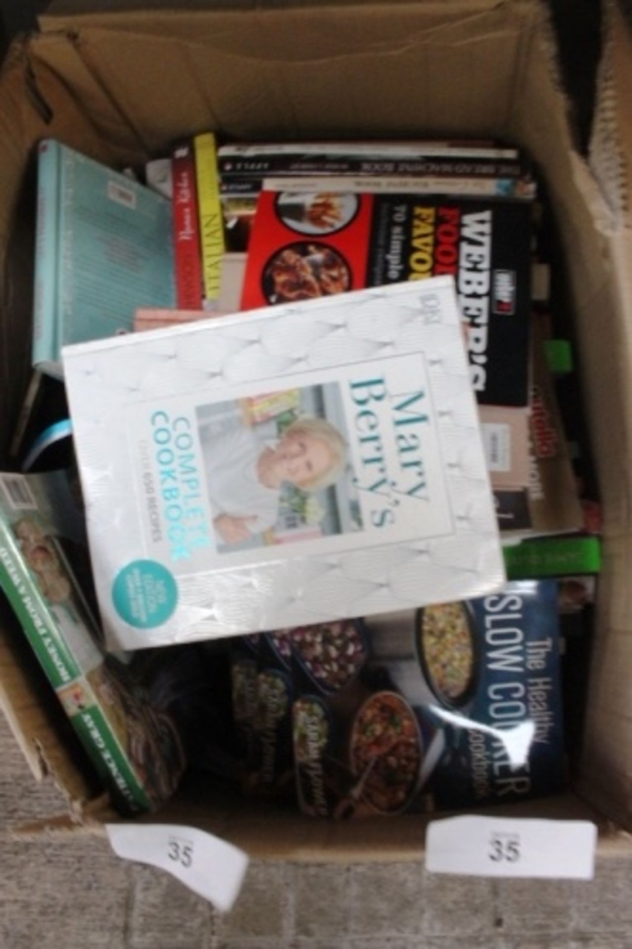 A quantity of assorted cookery books including Mary Berry - Second hand (27) - Image 2 of 2