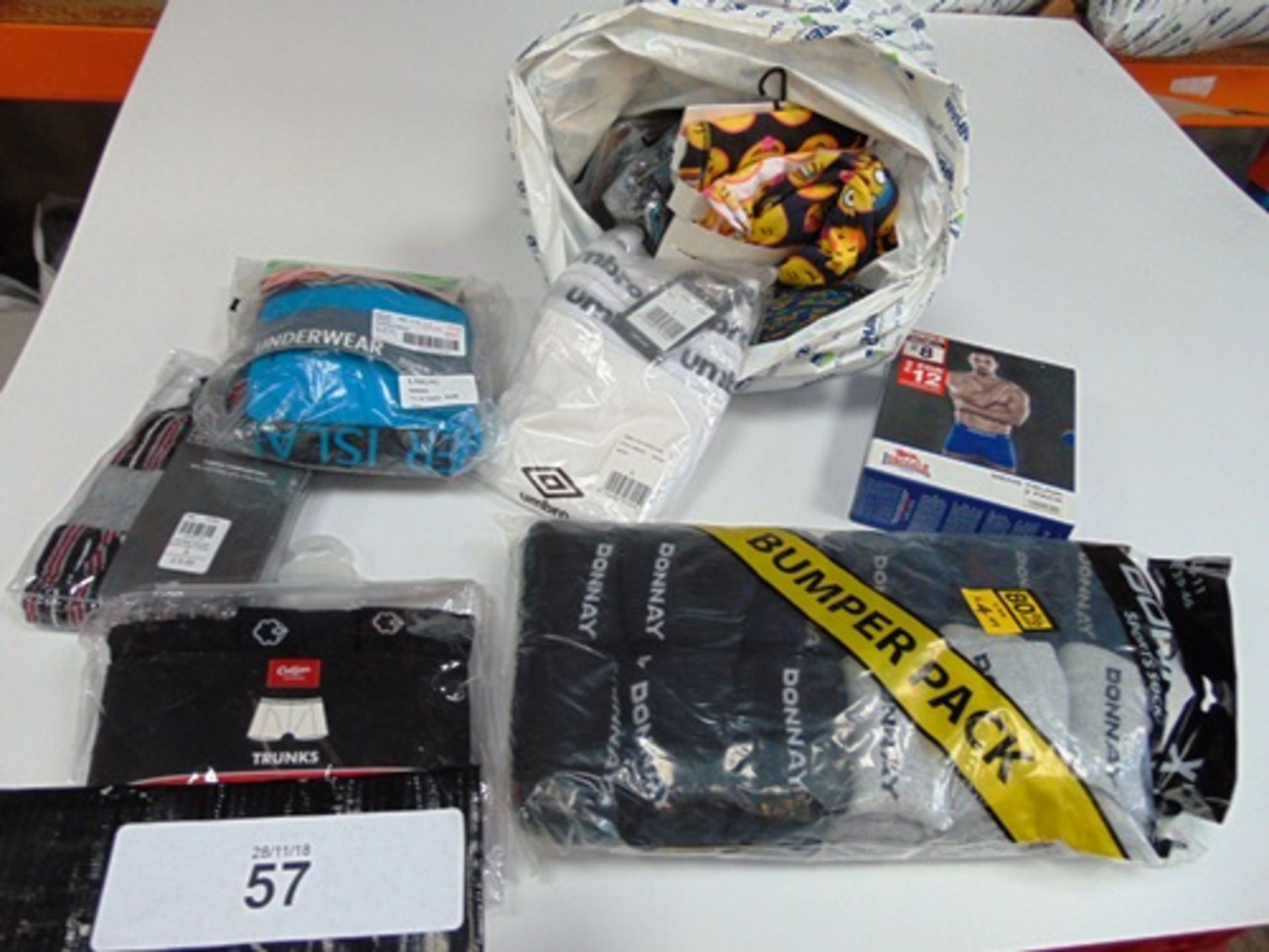 A bag of men's underwear, brands include Lonsdale, Fruit & Loom, Cotton Traders, Donnay etc. -